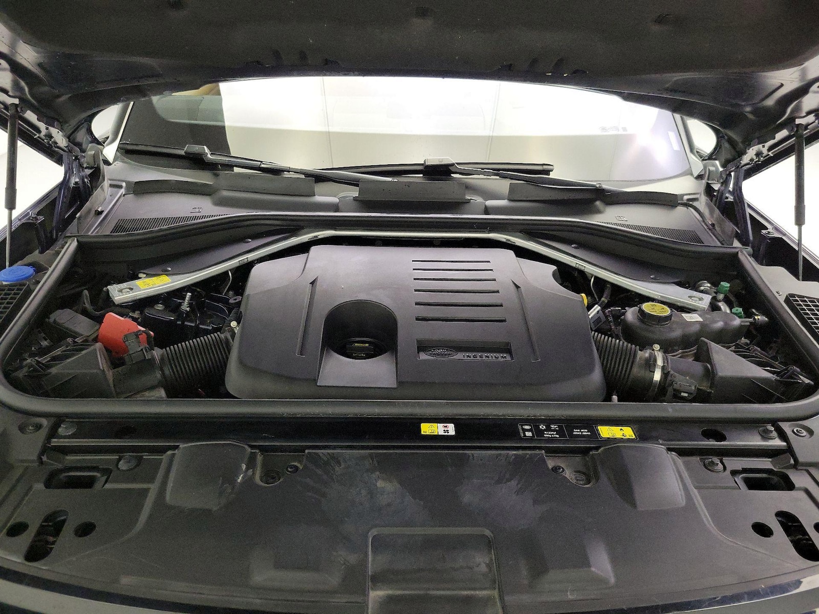 2023 Land Rover Range Rover SE - Photo 24