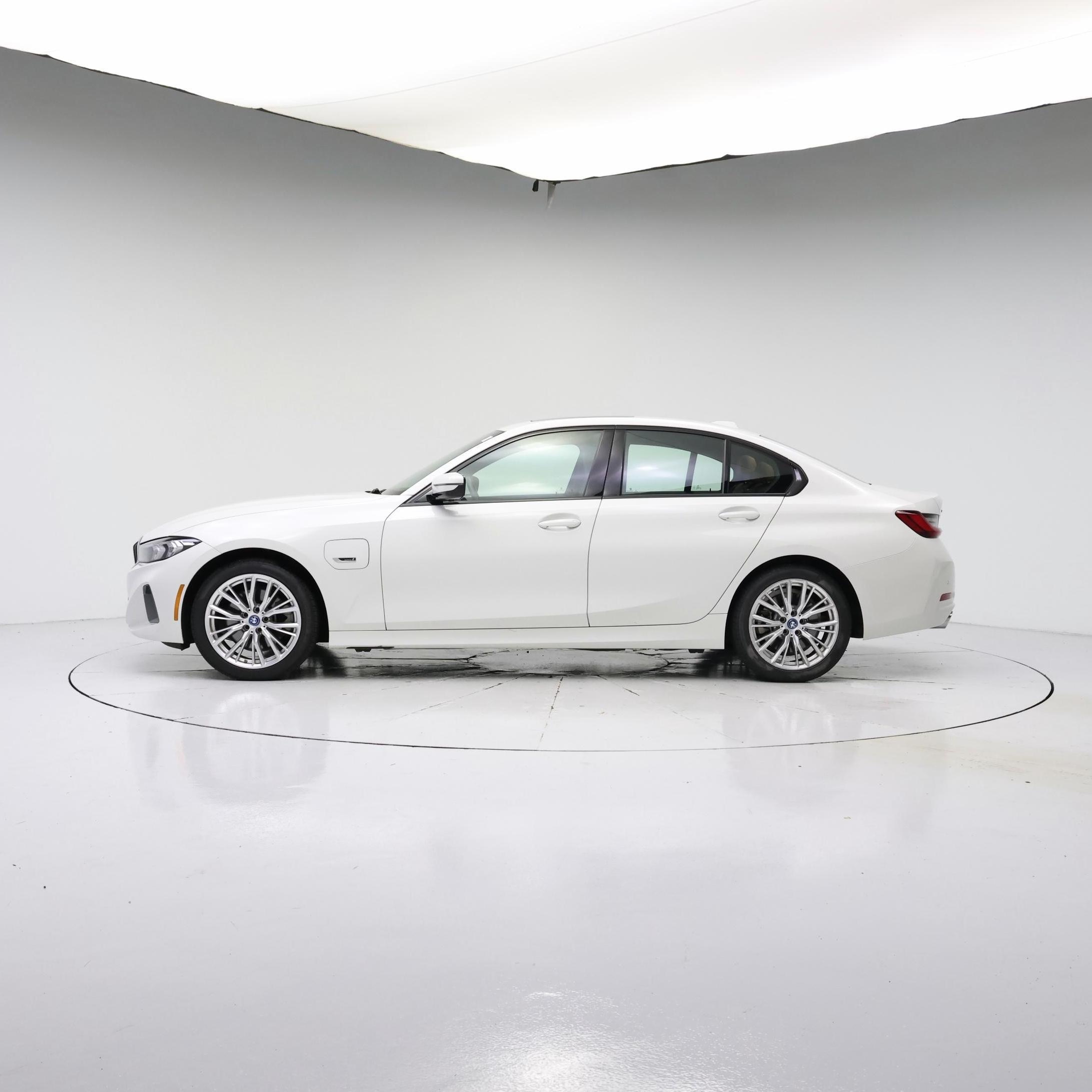 Thumbnail: 2023 BMW 3 Series - 3