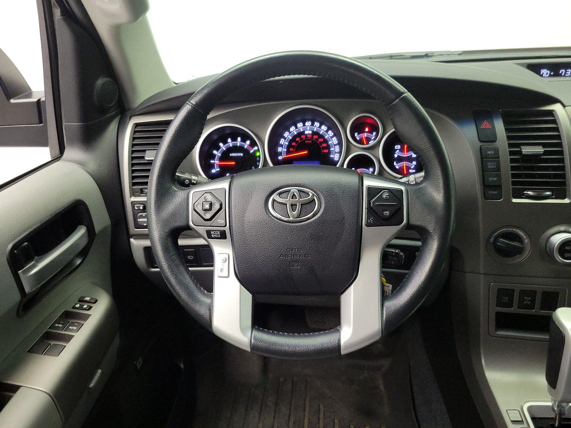 Thumbnail: 2015 Toyota Sequoia - 10