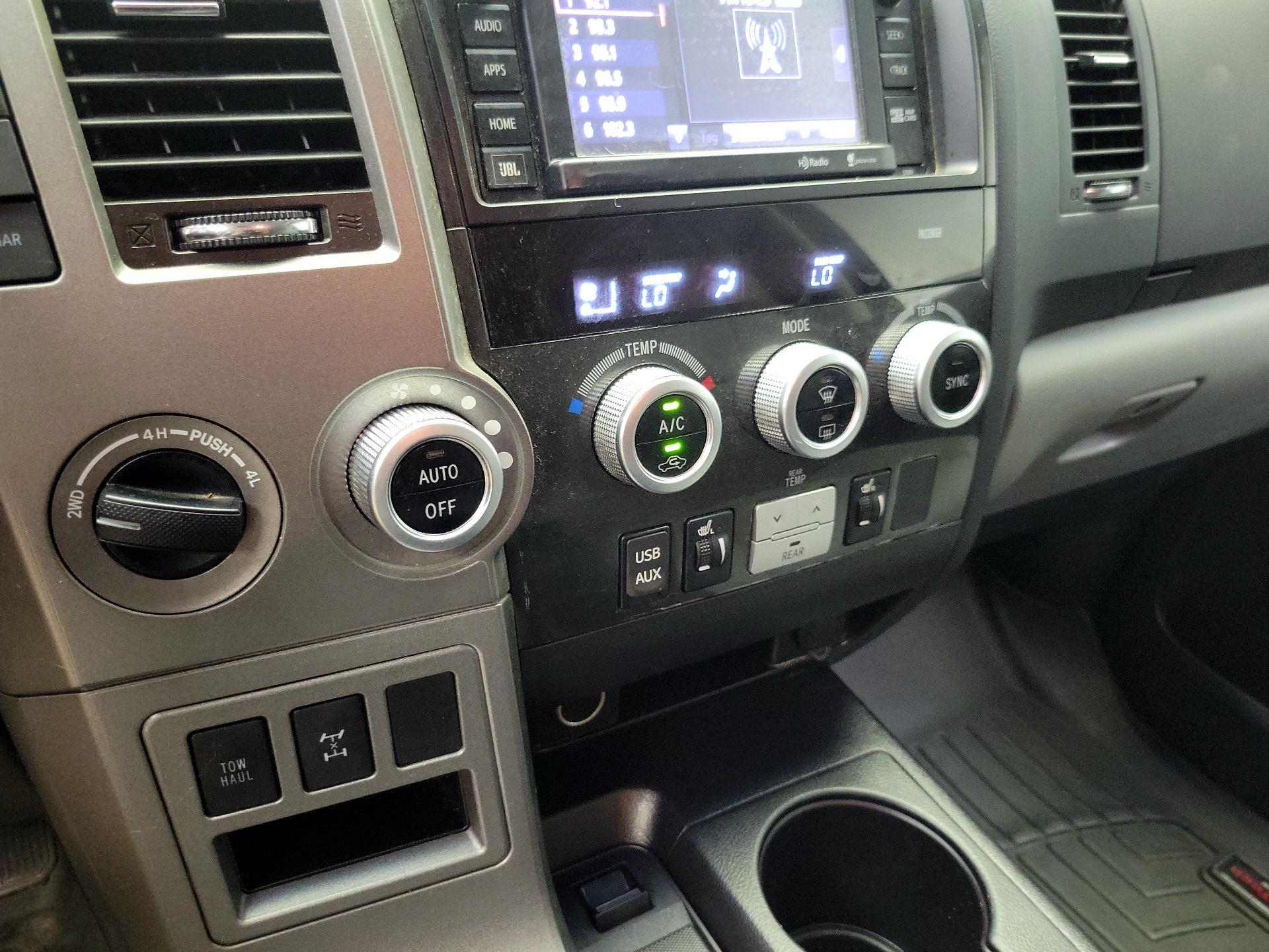 Thumbnail: 2015 Toyota Sequoia - 15