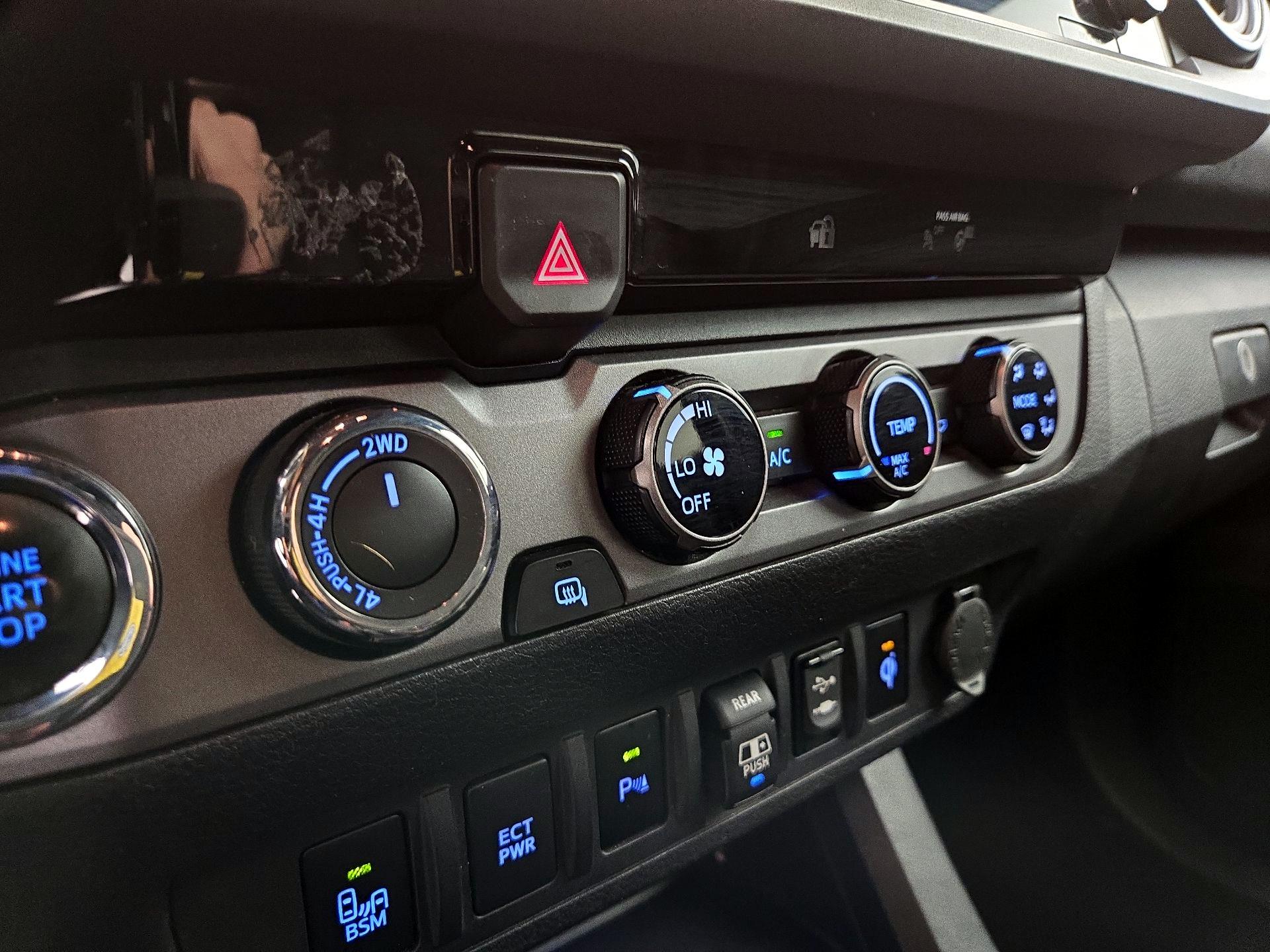 Thumbnail: 2018 Toyota Tacoma - 16