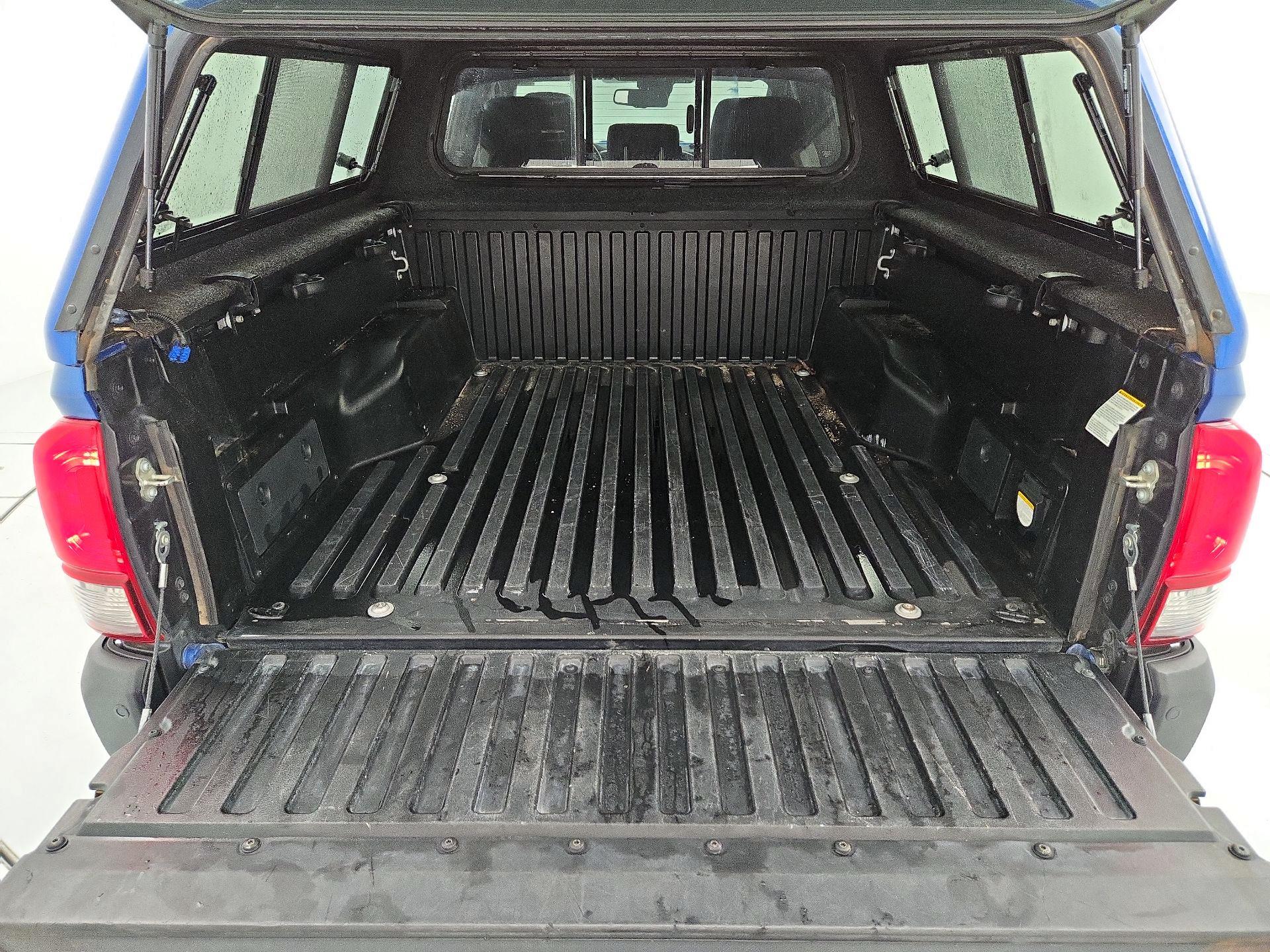 Thumbnail: 2018 Toyota Tacoma - 20