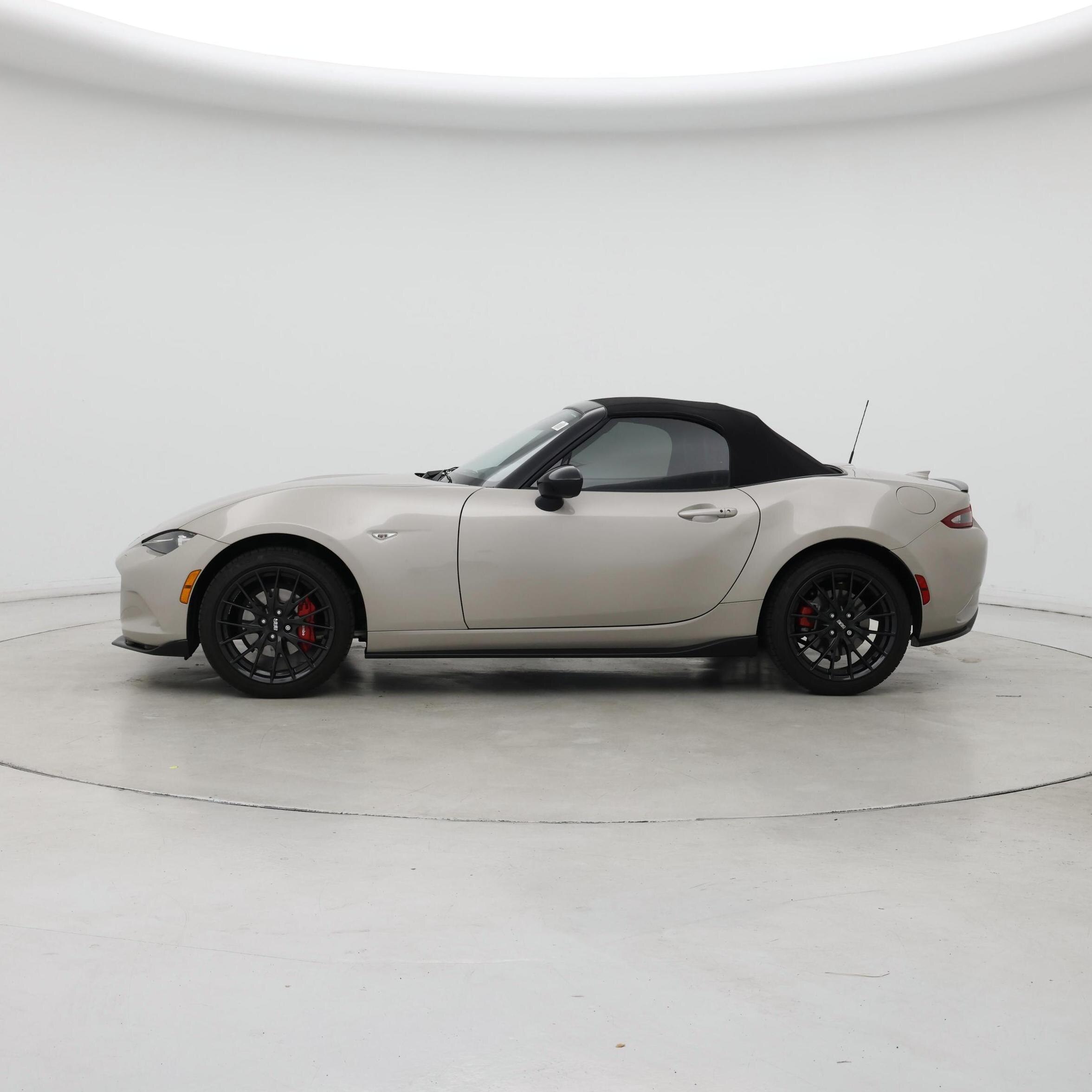 Thumbnail: 2022 Mazda MX-5 Miata - 3
