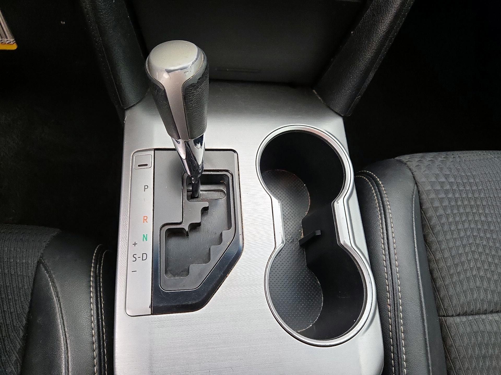 Thumbnail: 2014 Toyota Camry - 16