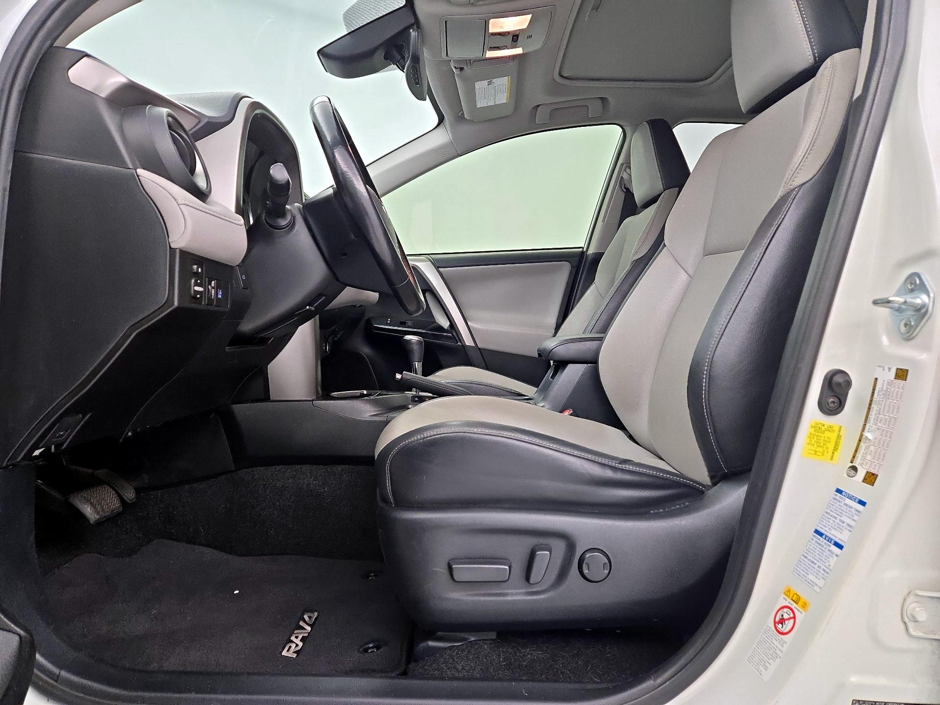 Thumbnail: 2018 Toyota RAV4 - 11