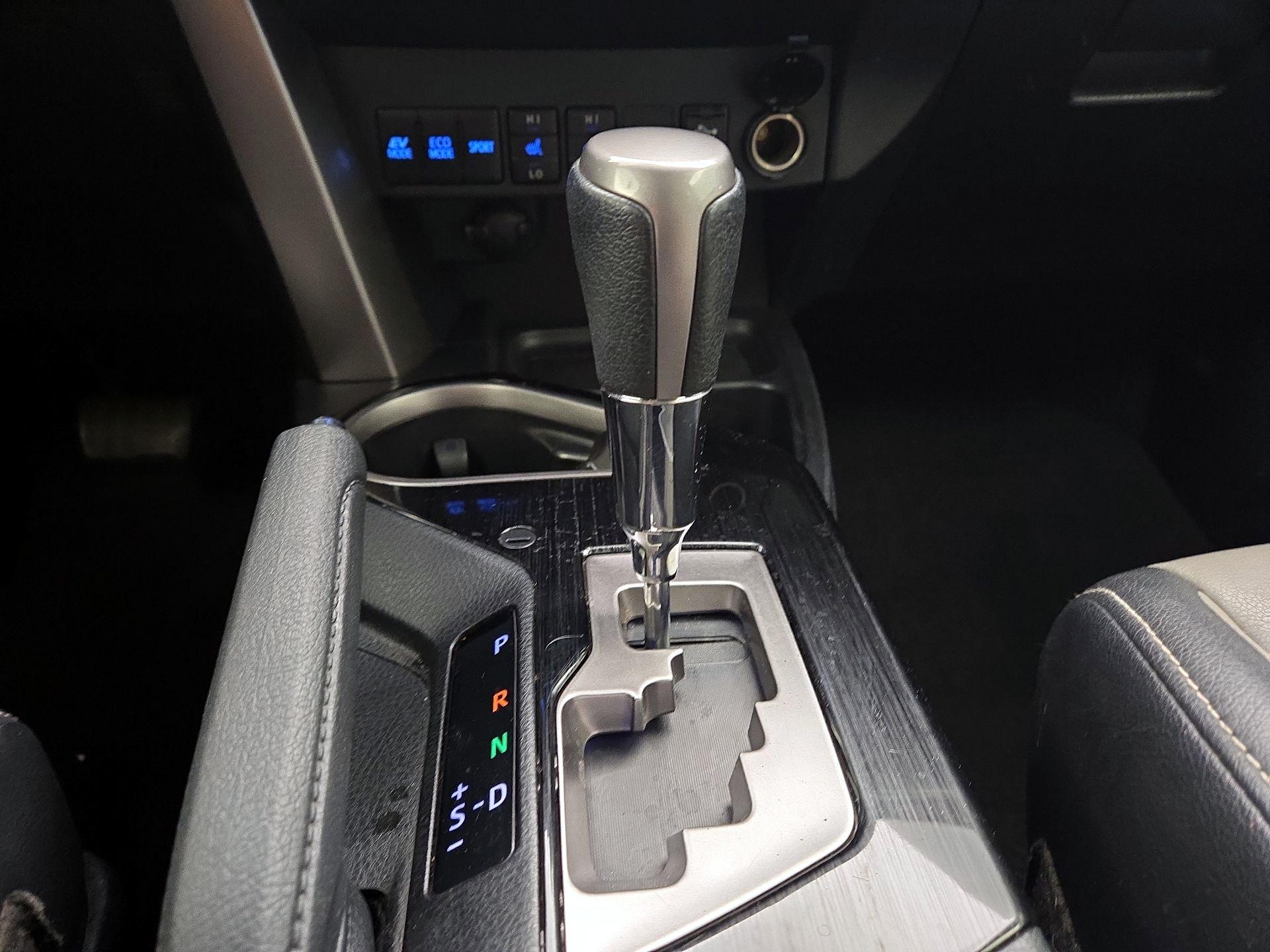 Thumbnail: 2018 Toyota RAV4 - 18