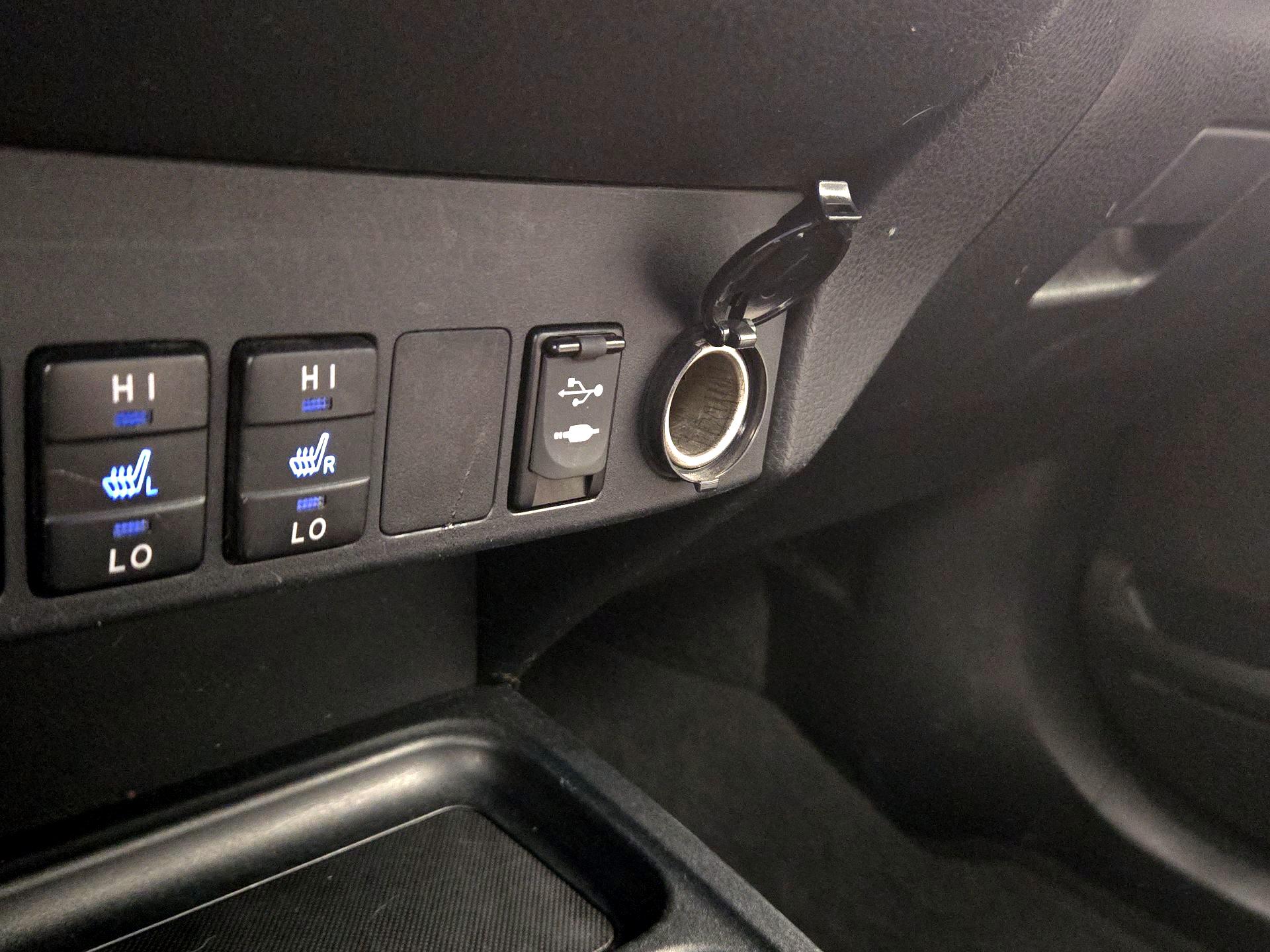 Thumbnail: 2018 Toyota RAV4 - 19