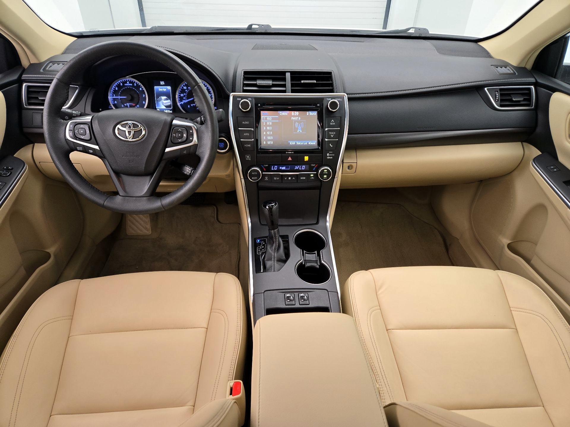 Thumbnail: 2017 Toyota Camry - 9