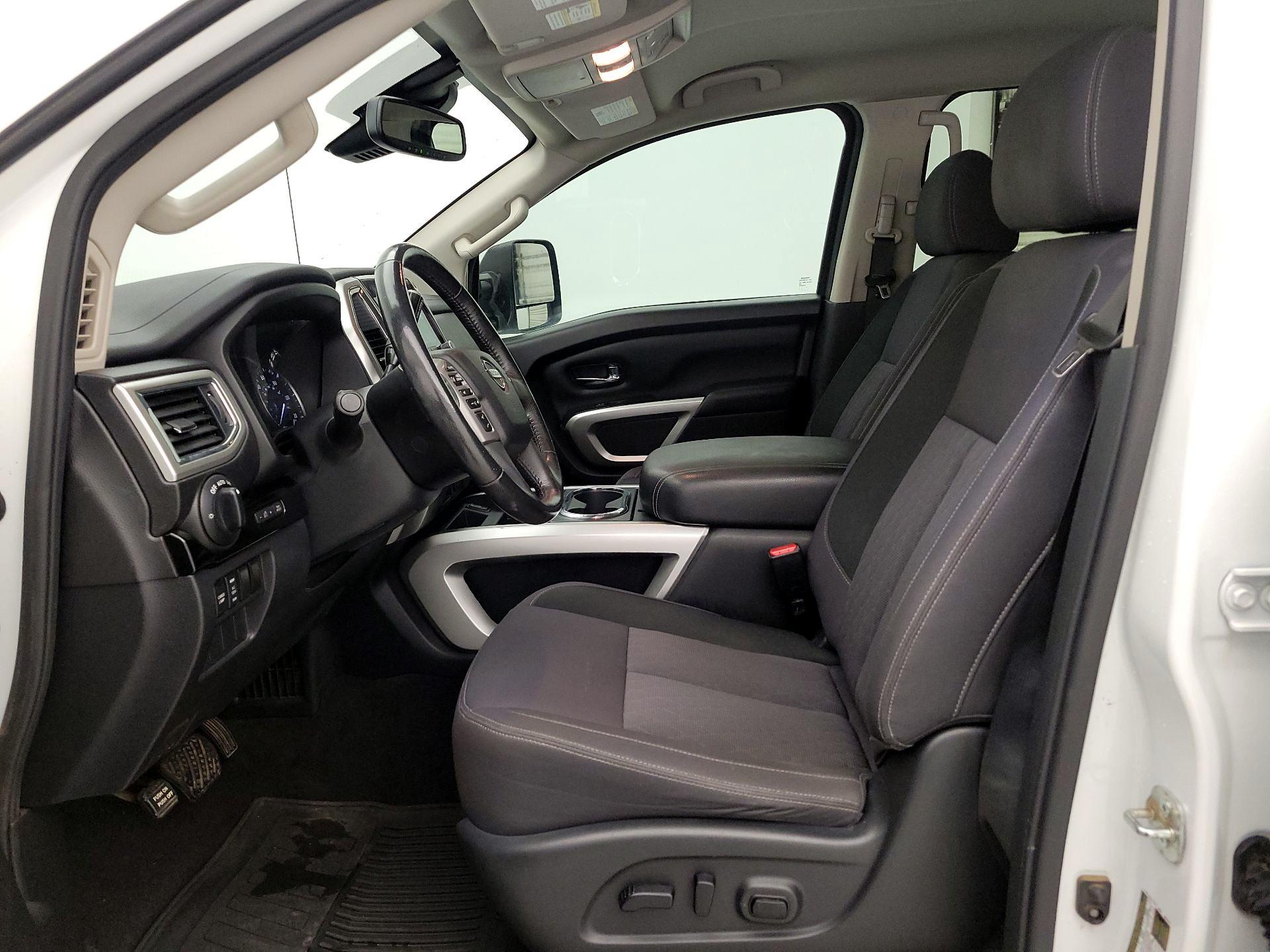 Thumbnail: 2020 Nissan Titan - 11