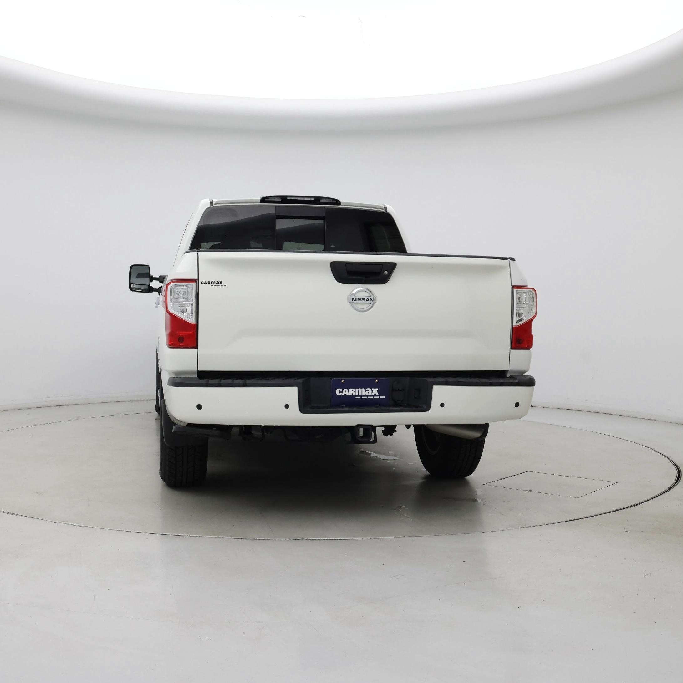 Thumbnail: 2020 Nissan Titan - 6