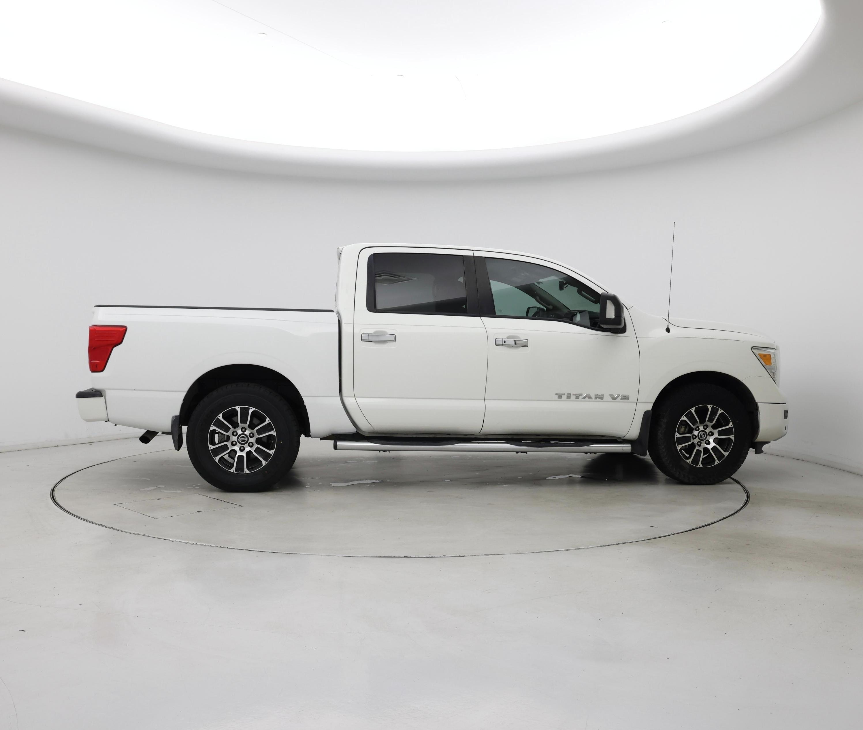 Thumbnail: 2020 Nissan Titan - 7