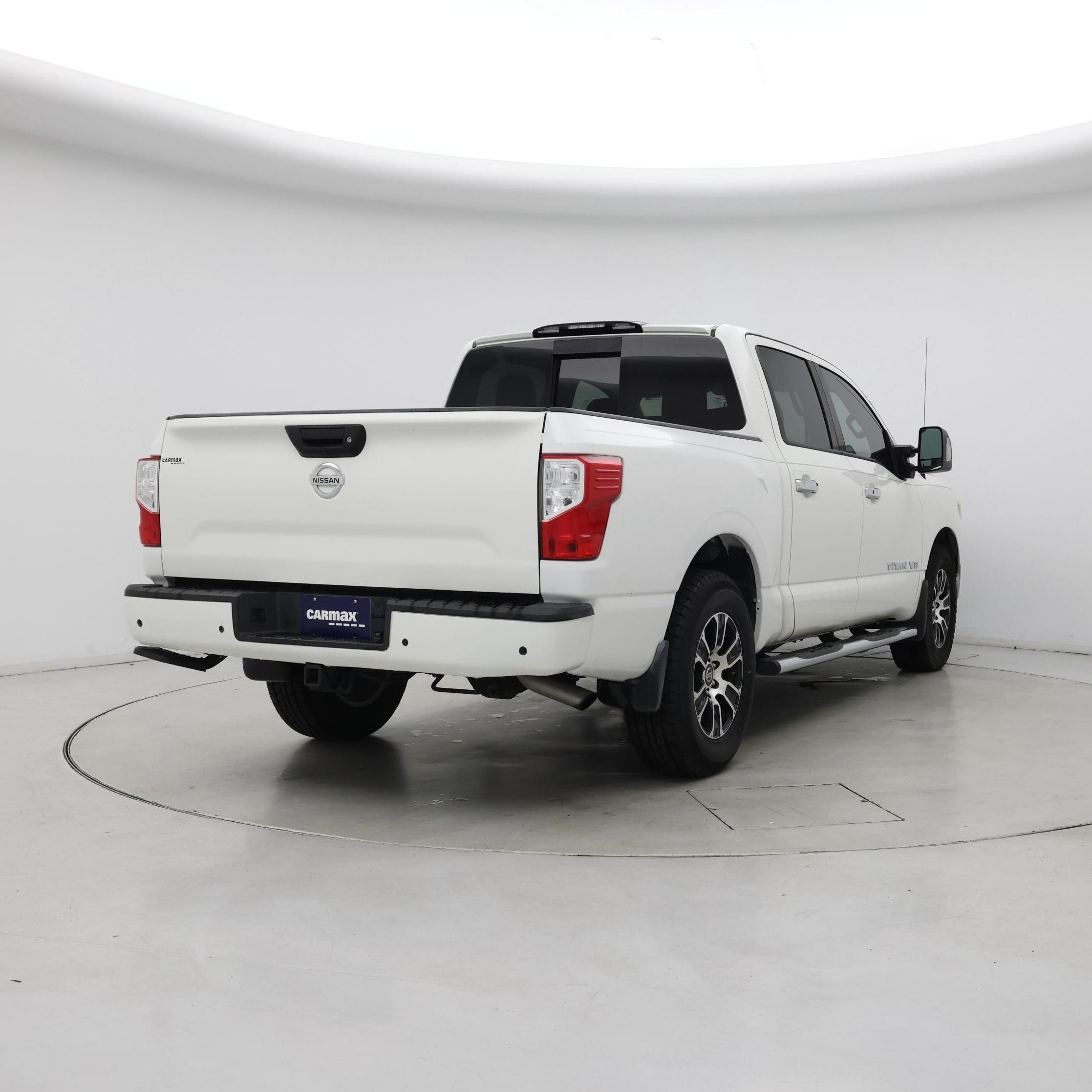 Thumbnail: 2020 Nissan Titan - 8