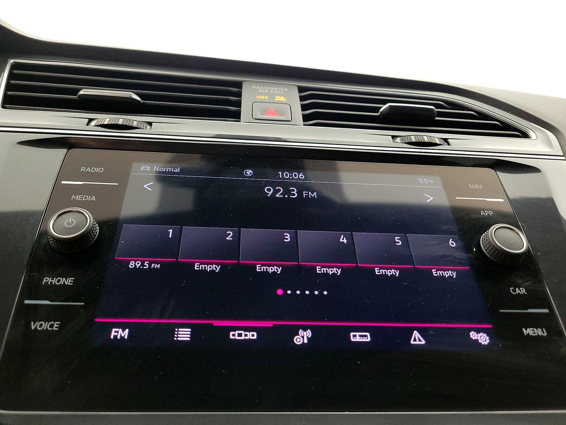 Thumbnail: 2024 Volkswagen Tiguan - 16