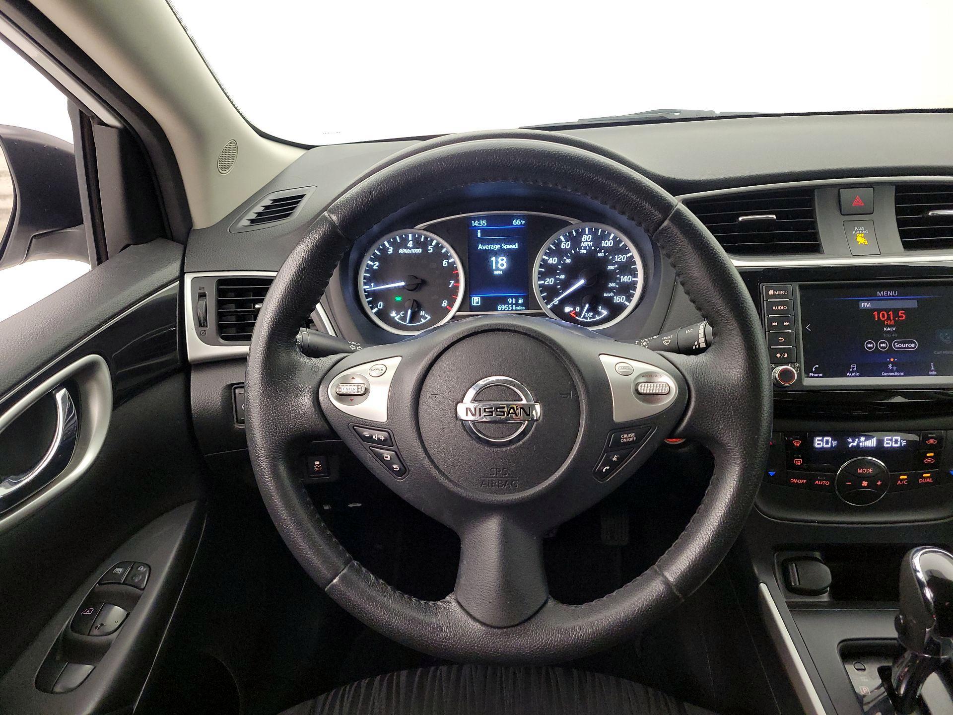 Thumbnail: 2019 Nissan Sentra - 10
