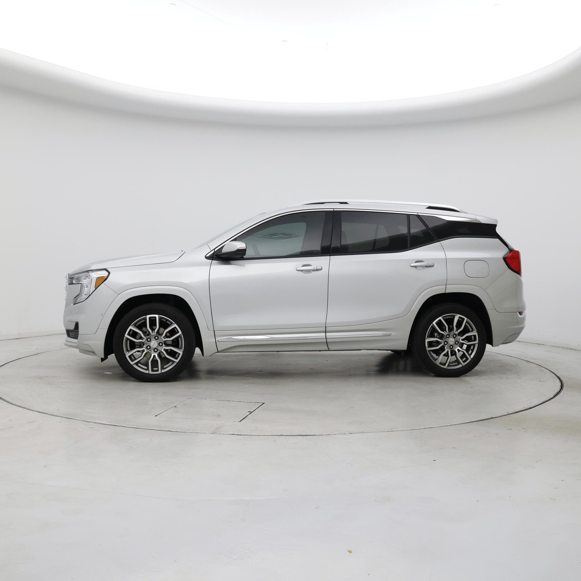 Thumbnail: 2022 GMC Terrain - 3