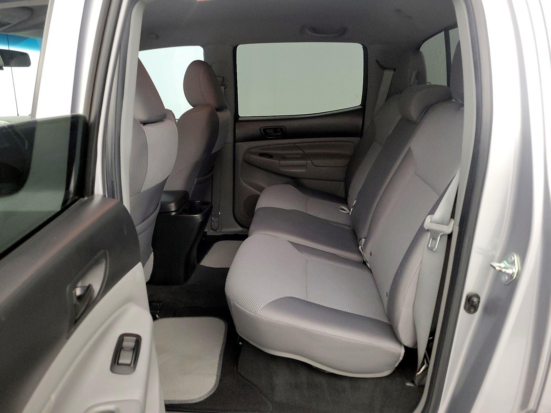 Thumbnail: 2015 Toyota Tacoma - 19