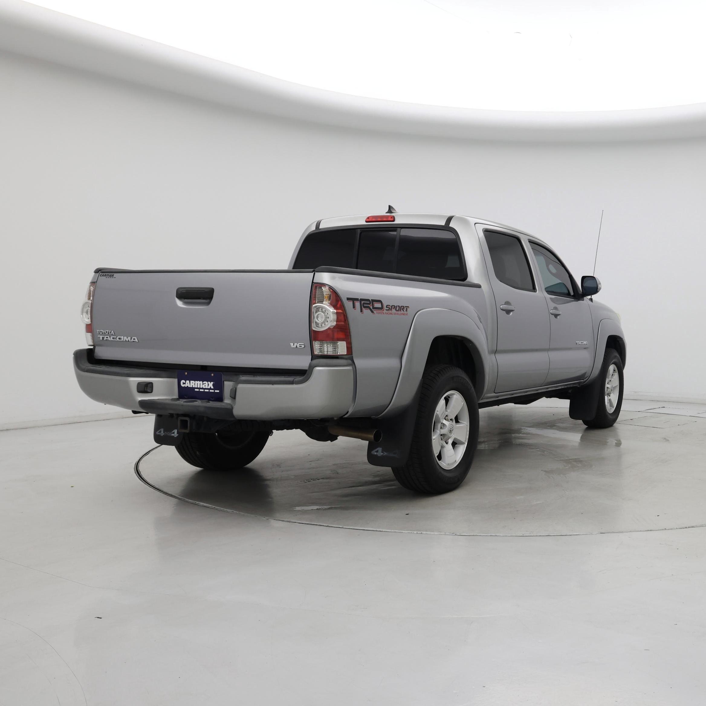 Thumbnail: 2015 Toyota Tacoma - 8