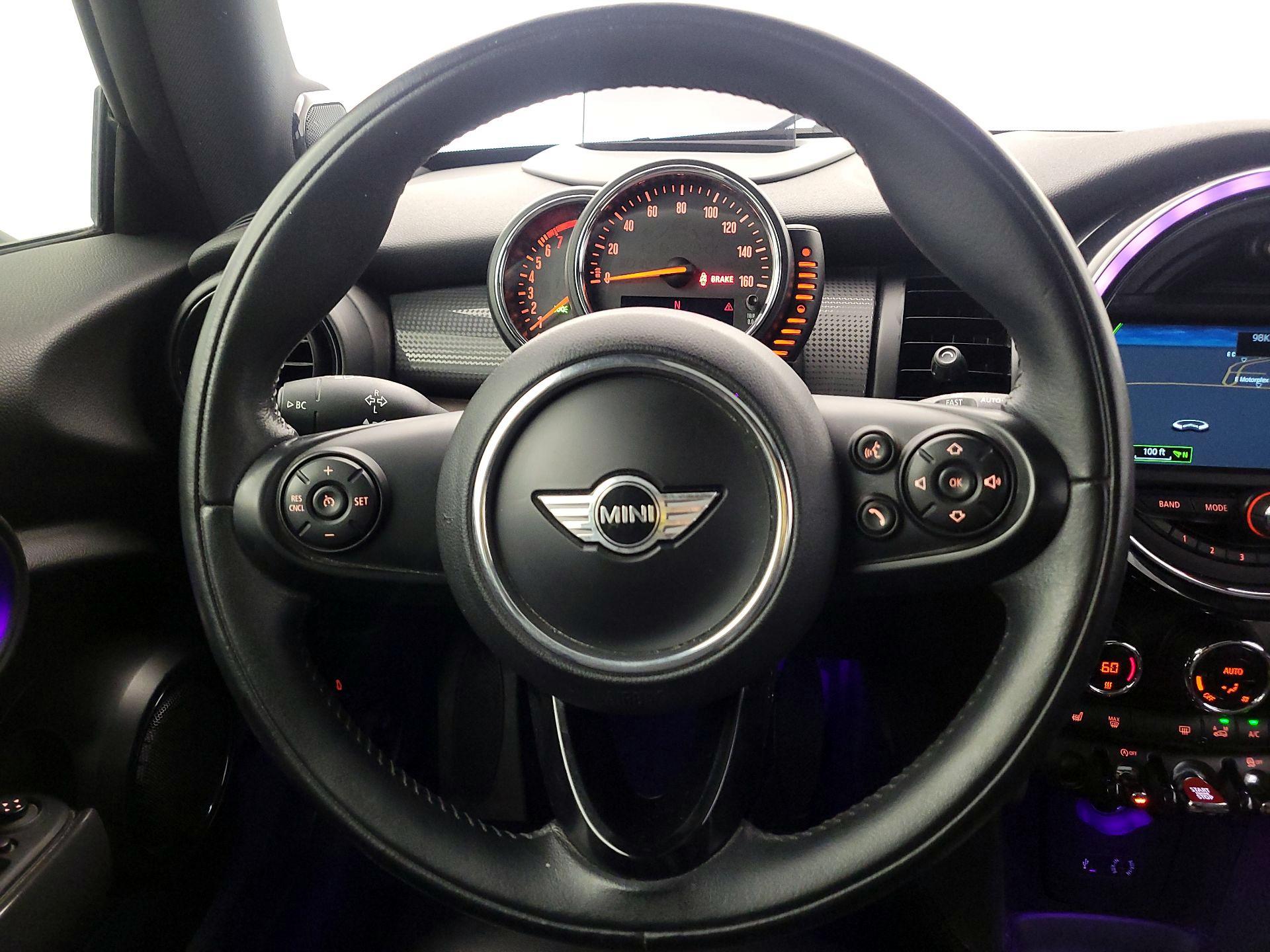Thumbnail: 2016 MINI Cooper Hardtop - 10