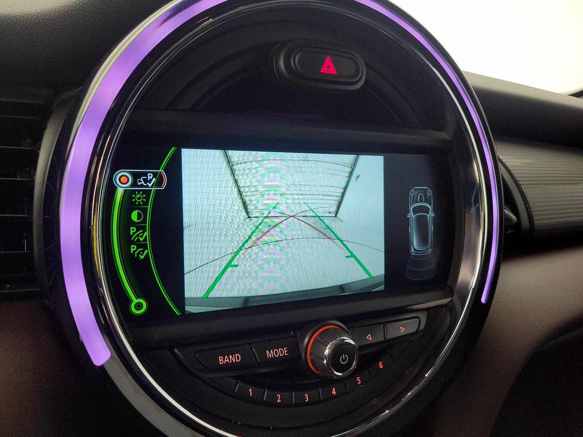Thumbnail: 2016 MINI Cooper Hardtop - 15