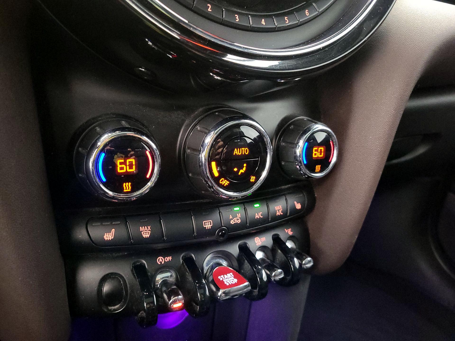 Thumbnail: 2016 MINI Cooper Hardtop - 17