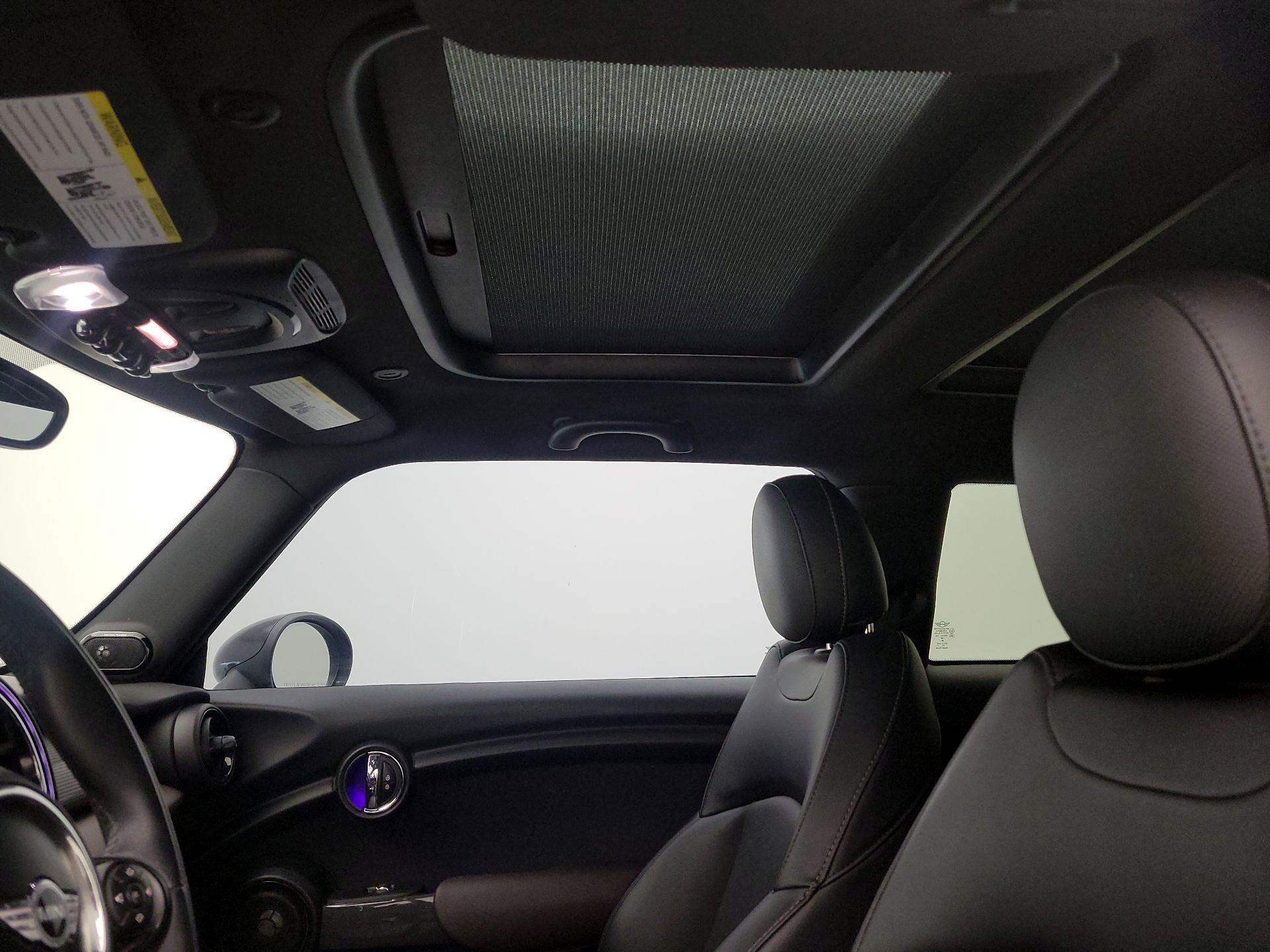 Thumbnail: 2016 MINI Cooper Hardtop - 20