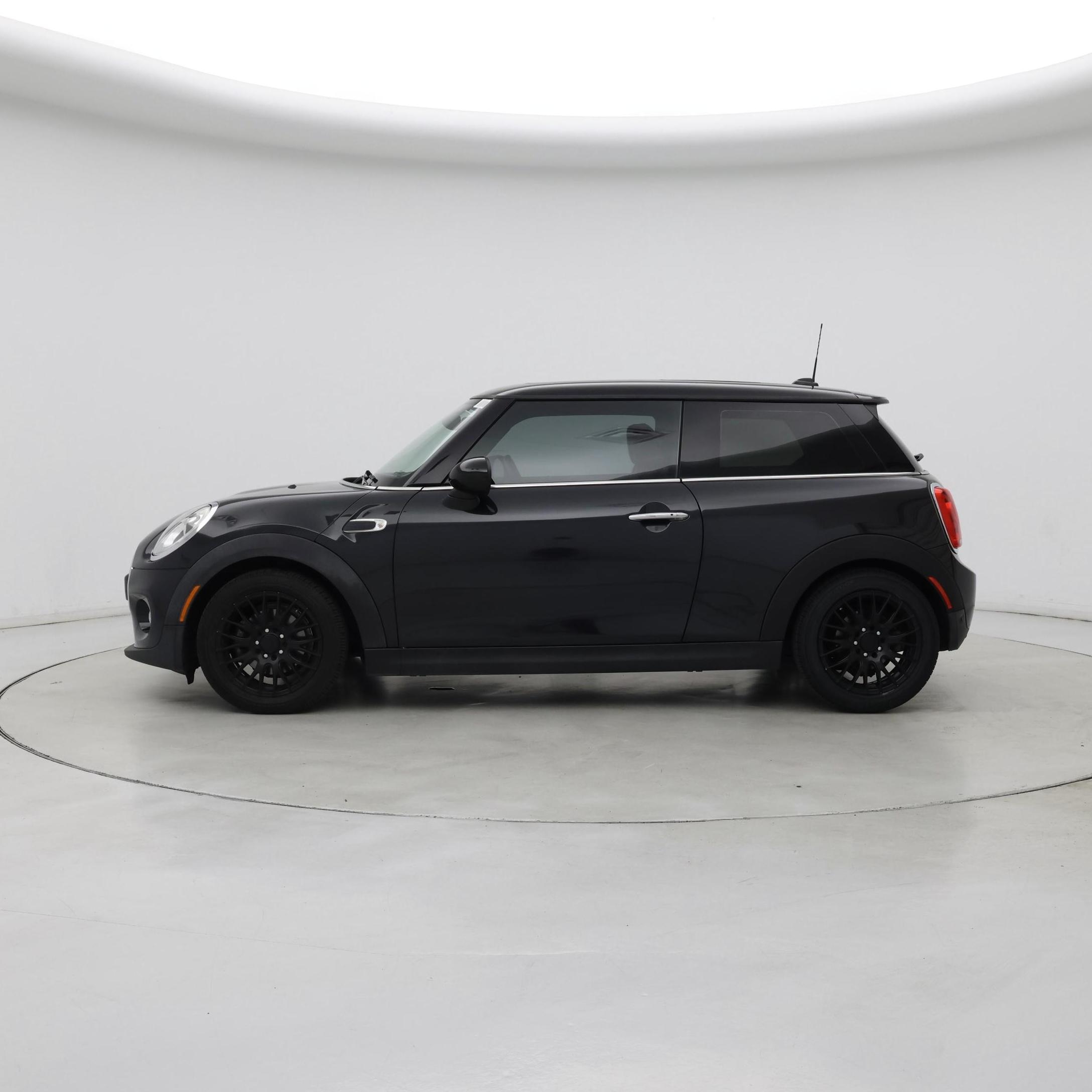 Thumbnail: 2016 MINI Cooper Hardtop - 3