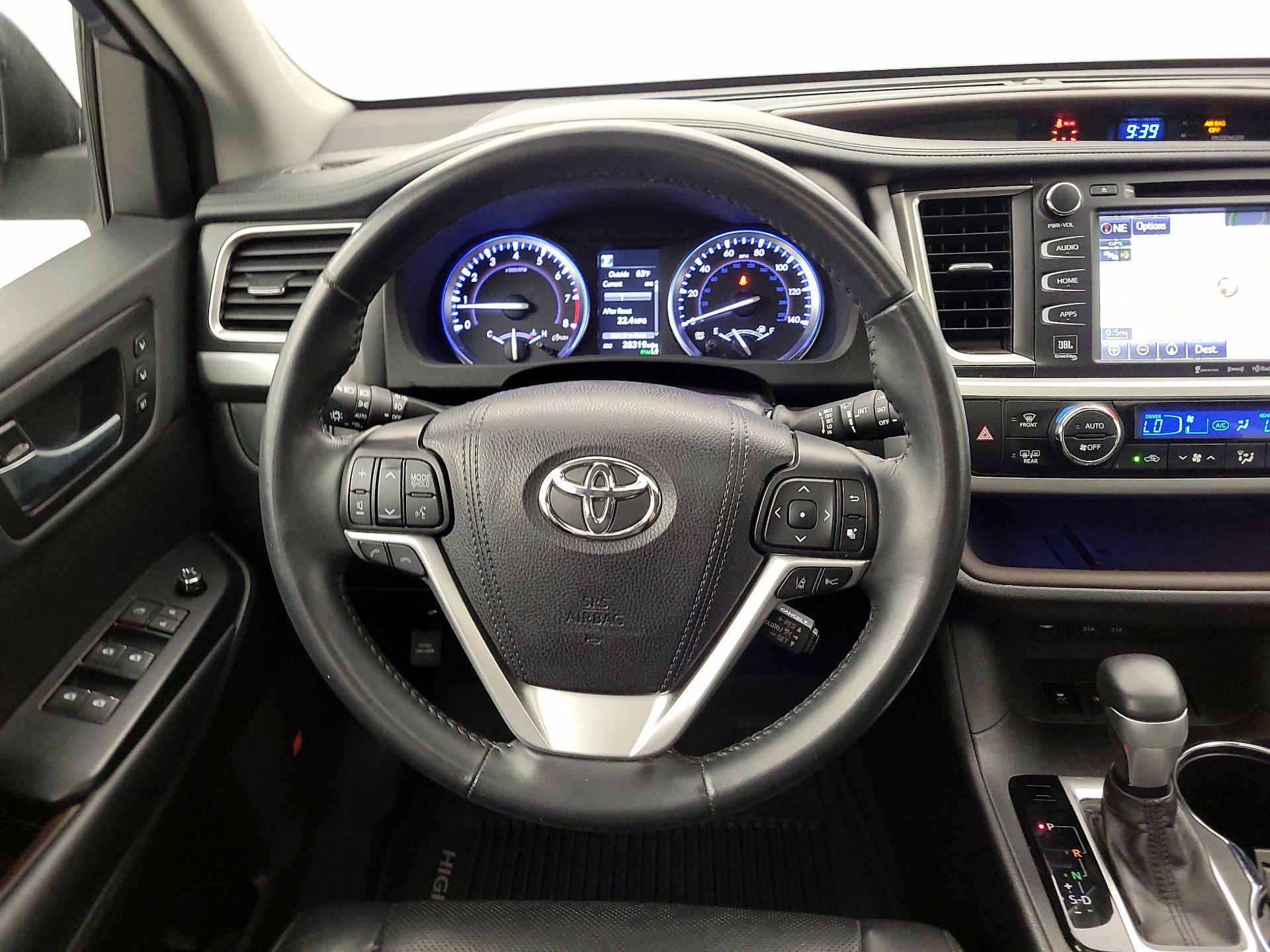 Thumbnail: 2019 Toyota Highlander - 10