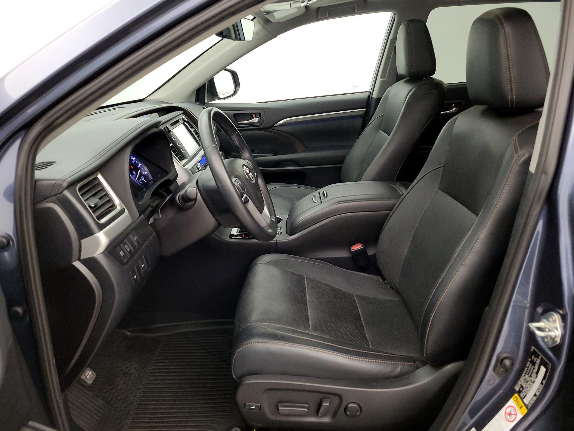 Thumbnail: 2019 Toyota Highlander - 11