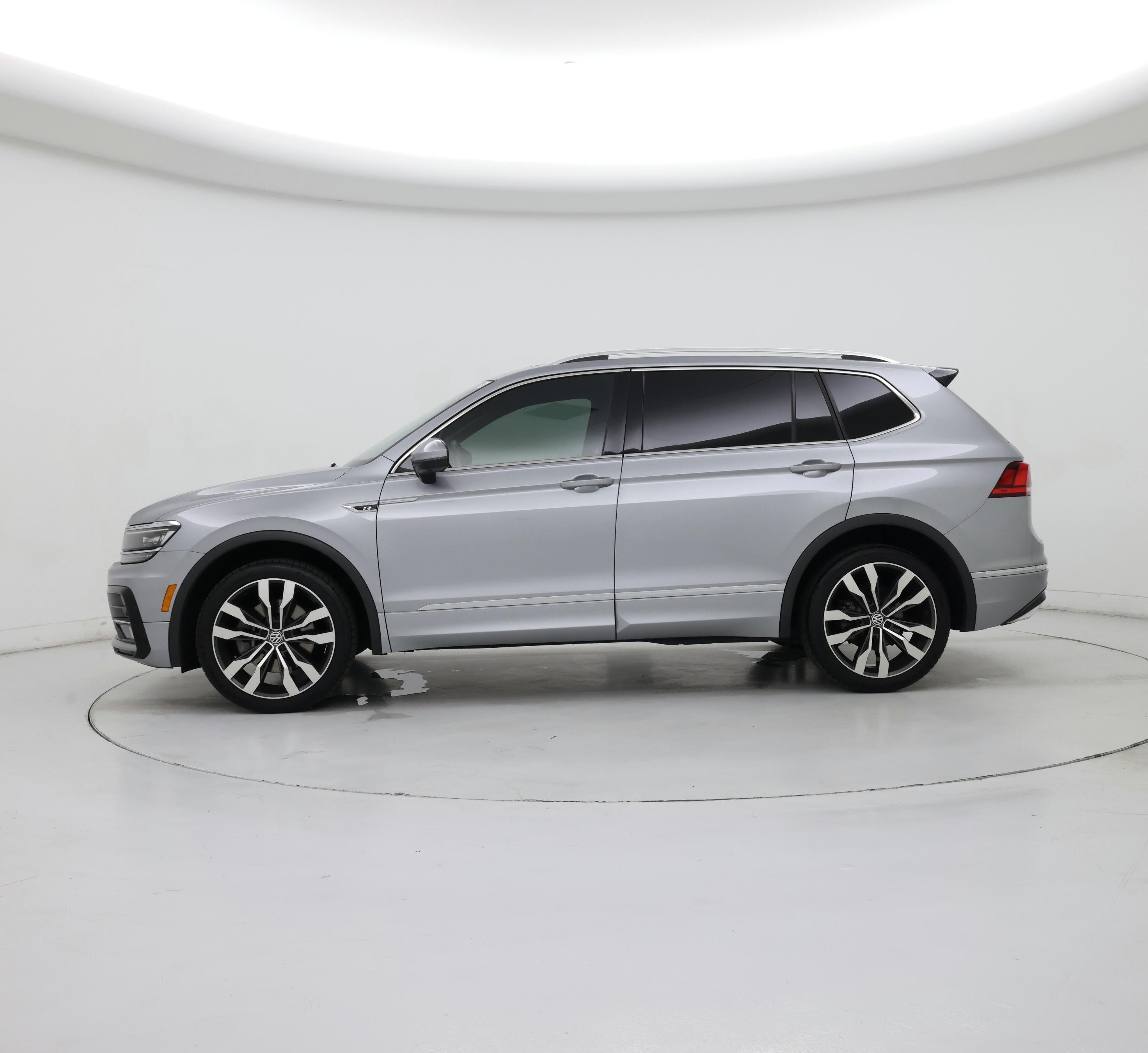 Thumbnail: 2020 Volkswagen Tiguan - 3