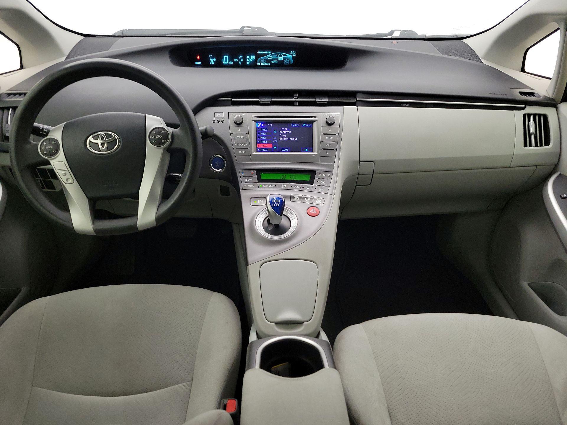 Thumbnail: 2015 Toyota Prius - 9