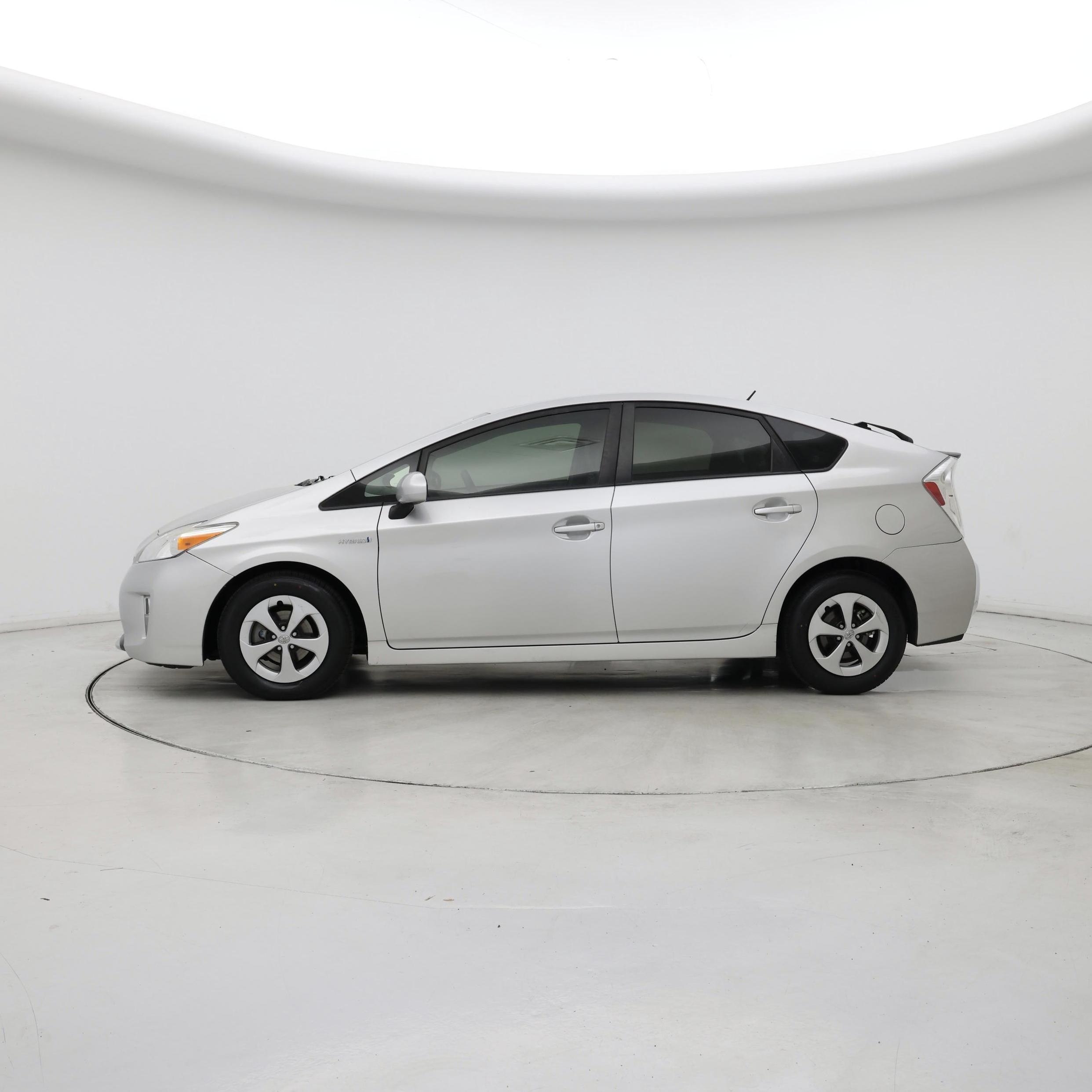 Thumbnail: 2015 Toyota Prius - 3