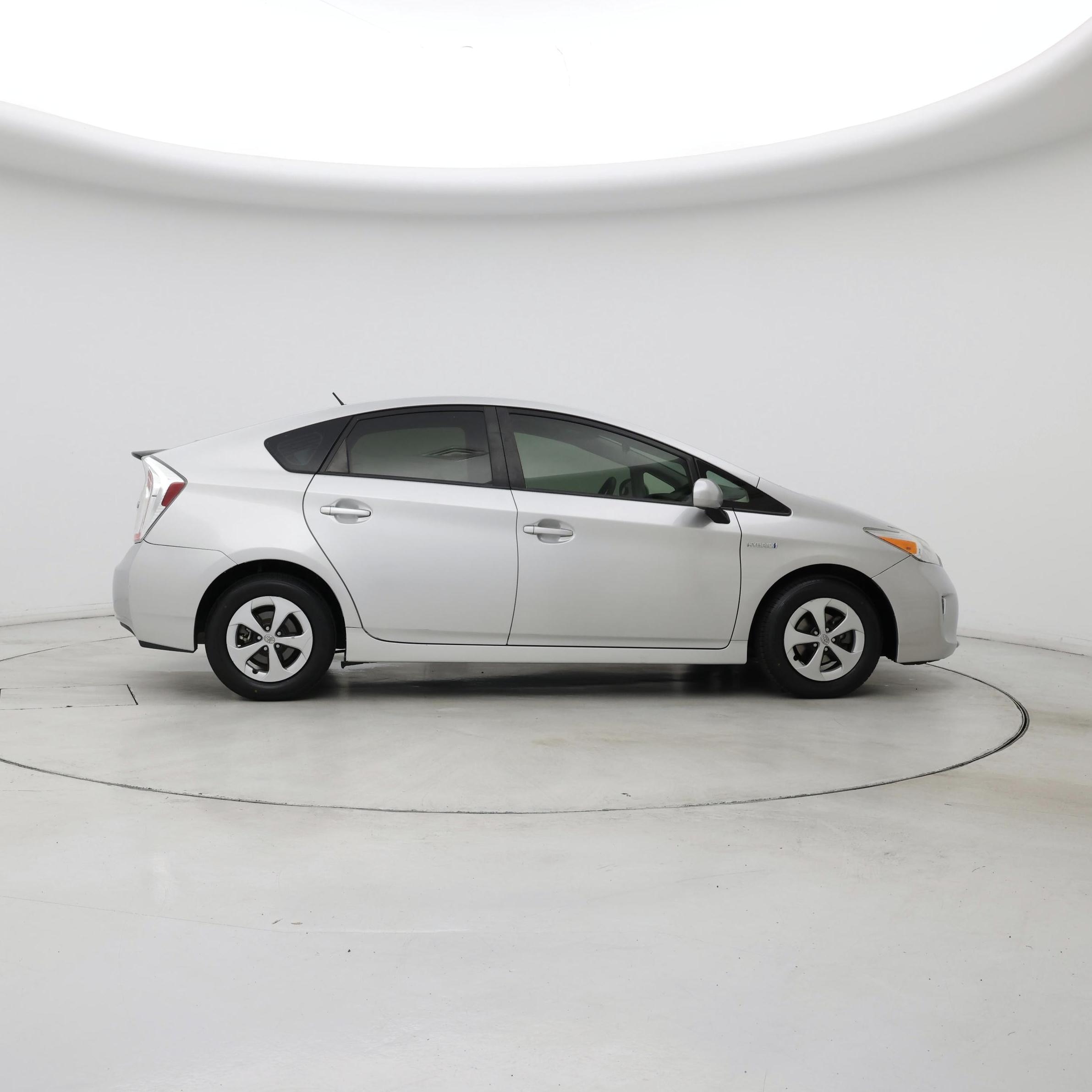 Thumbnail: 2015 Toyota Prius - 7
