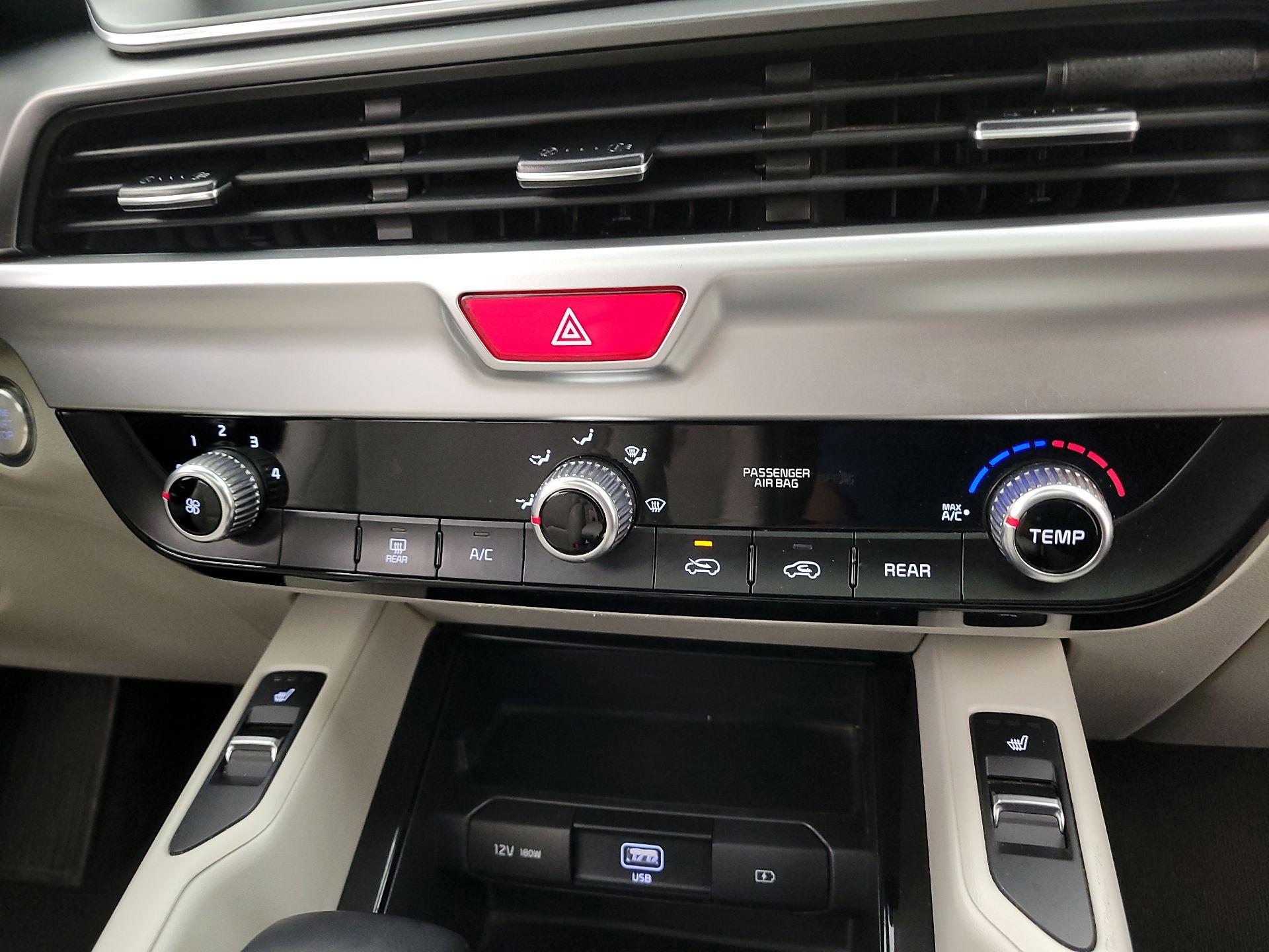Thumbnail: 2021 Kia Telluride - 16