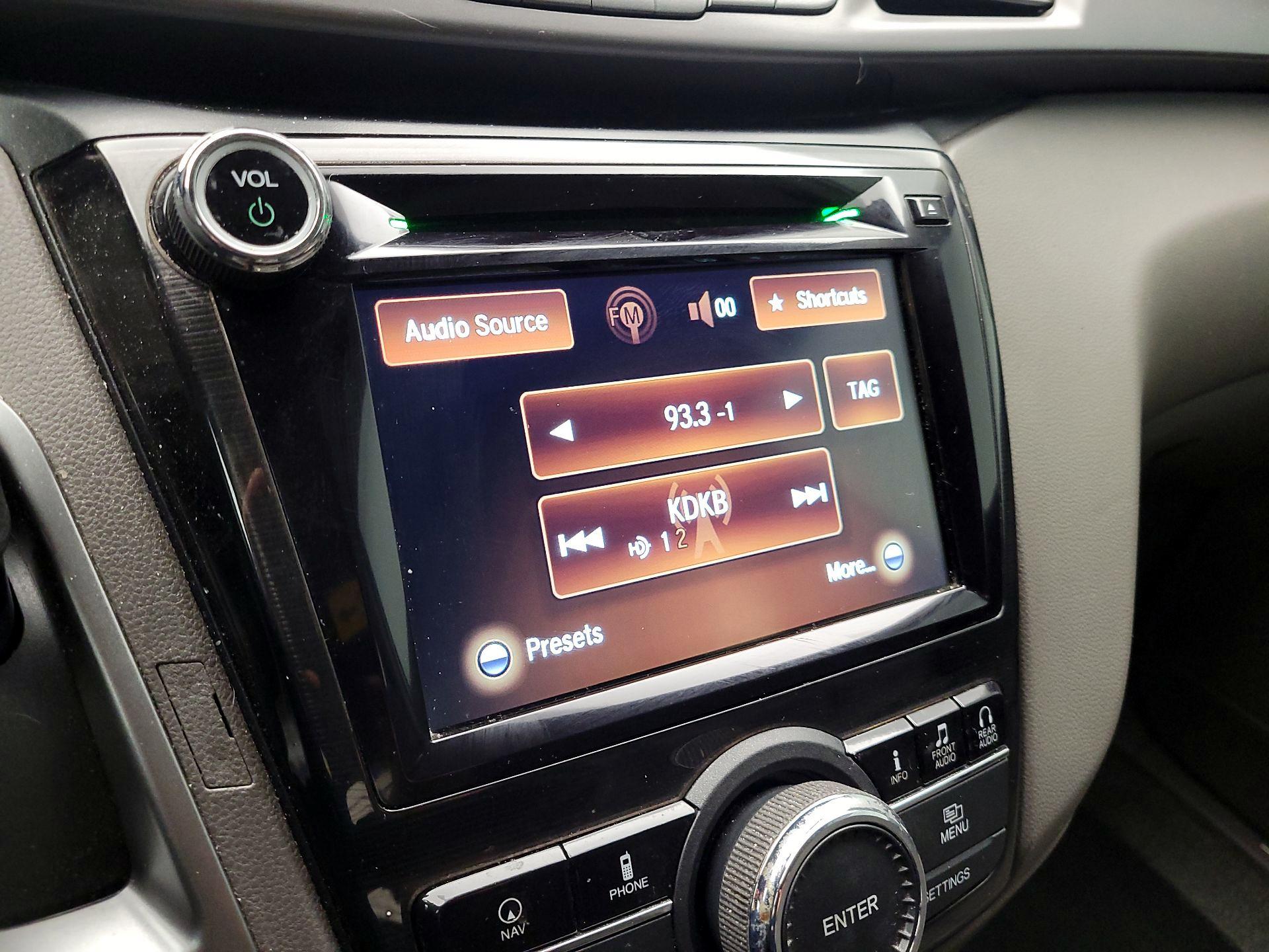 Thumbnail: 2015 Honda Odyssey - 16