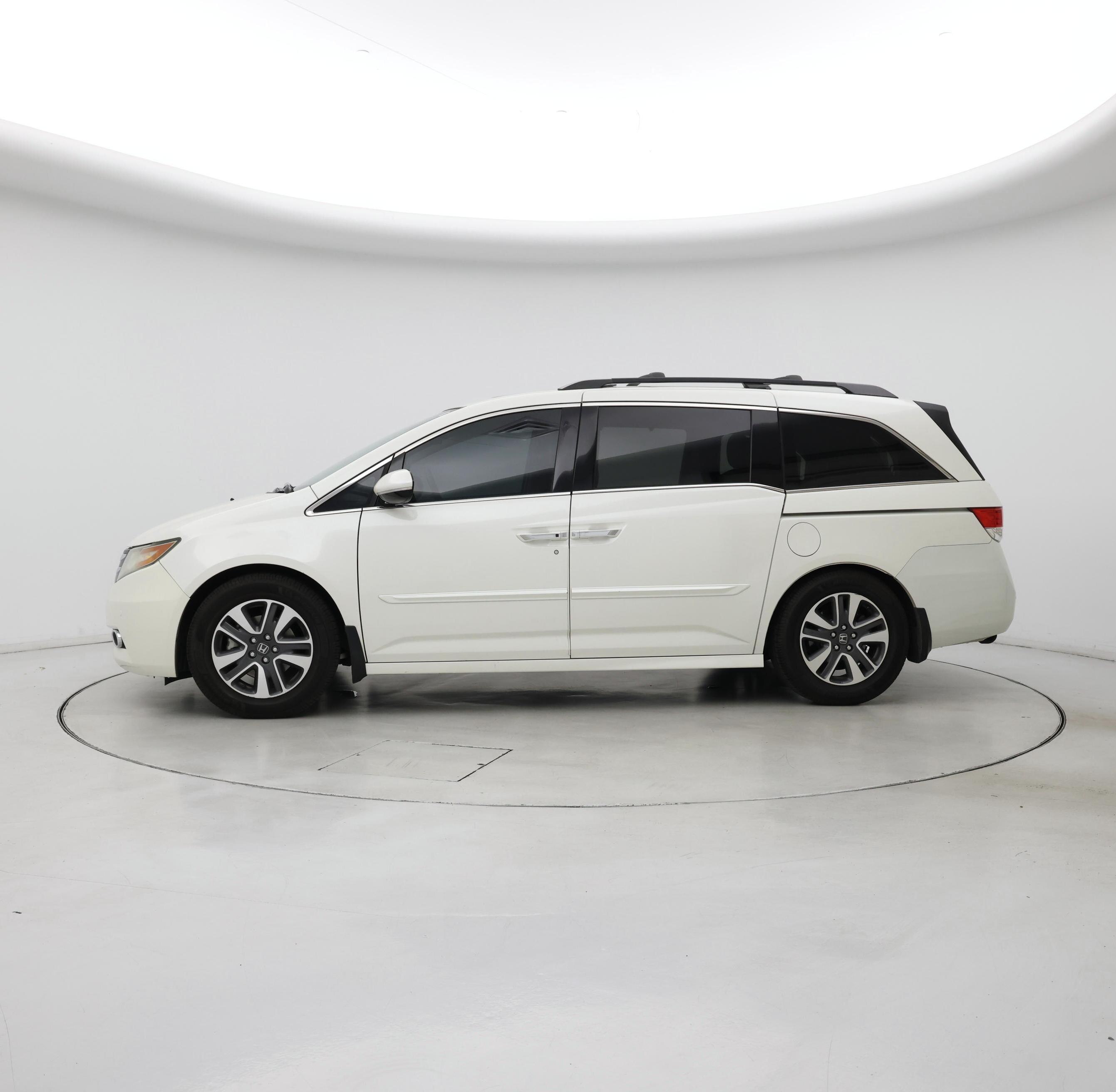 Thumbnail: 2015 Honda Odyssey - 3