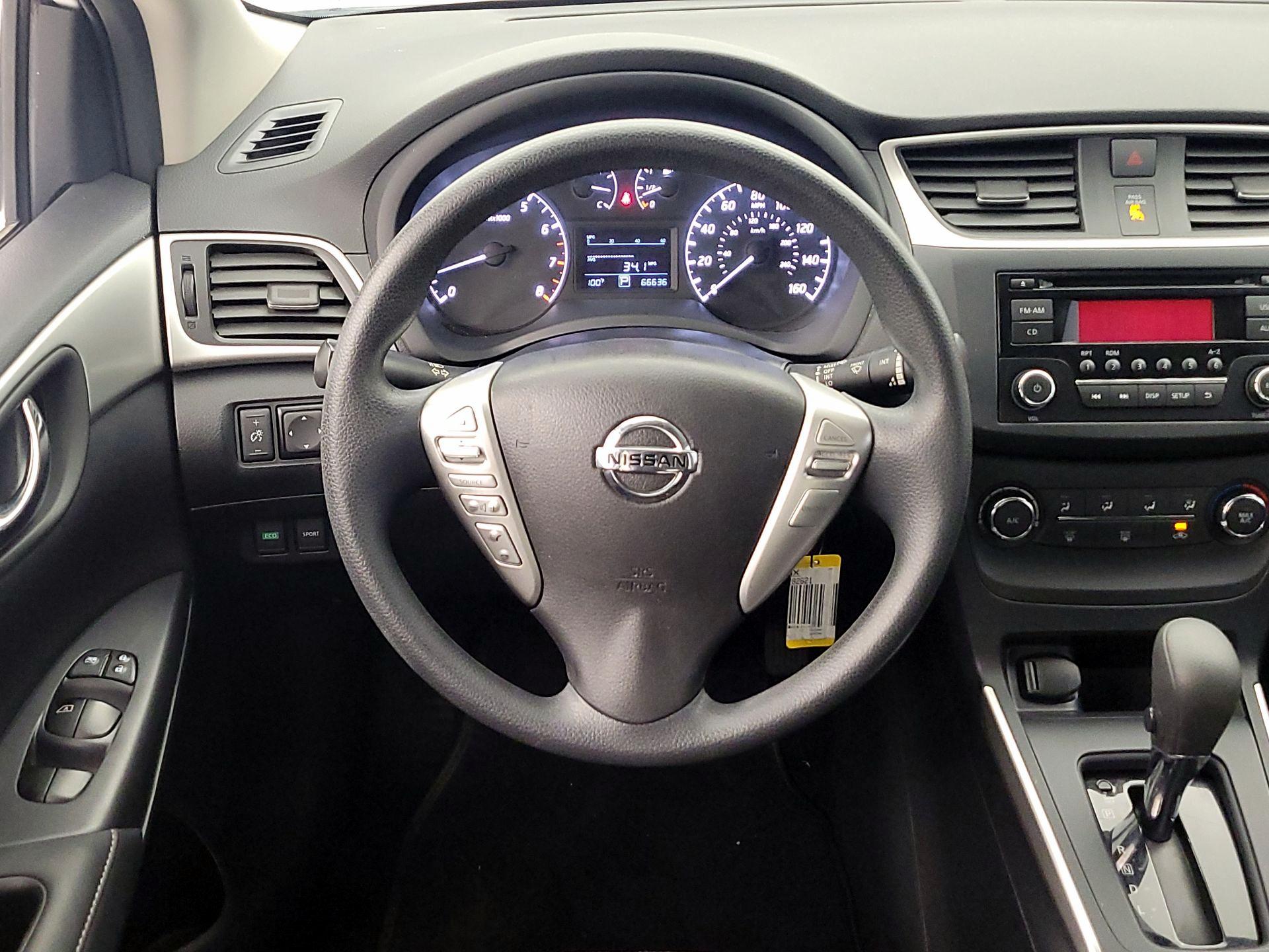 Thumbnail: 2017 Nissan Sentra - 10