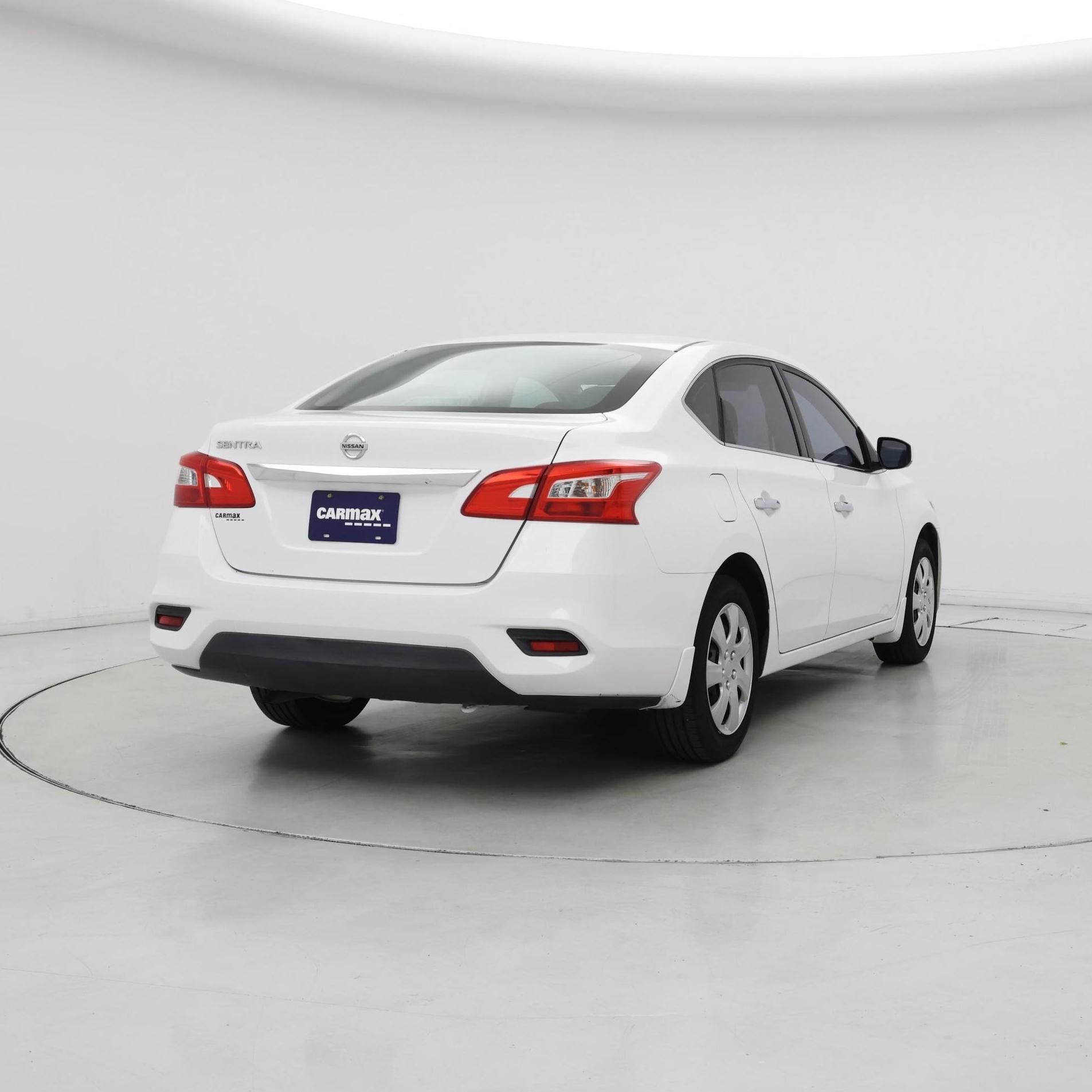 Thumbnail: 2017 Nissan Sentra - 8
