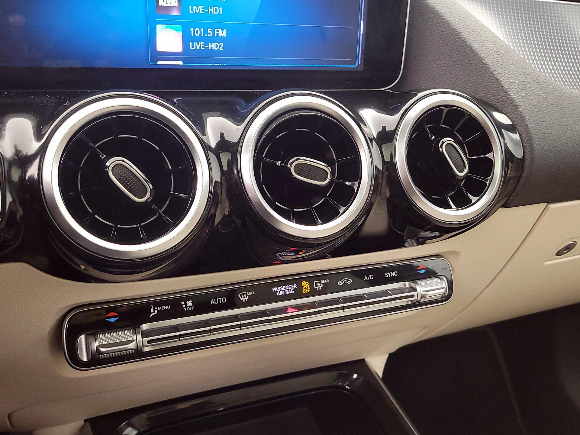 Thumbnail: 2021 Mercedes-Benz GLA - 16