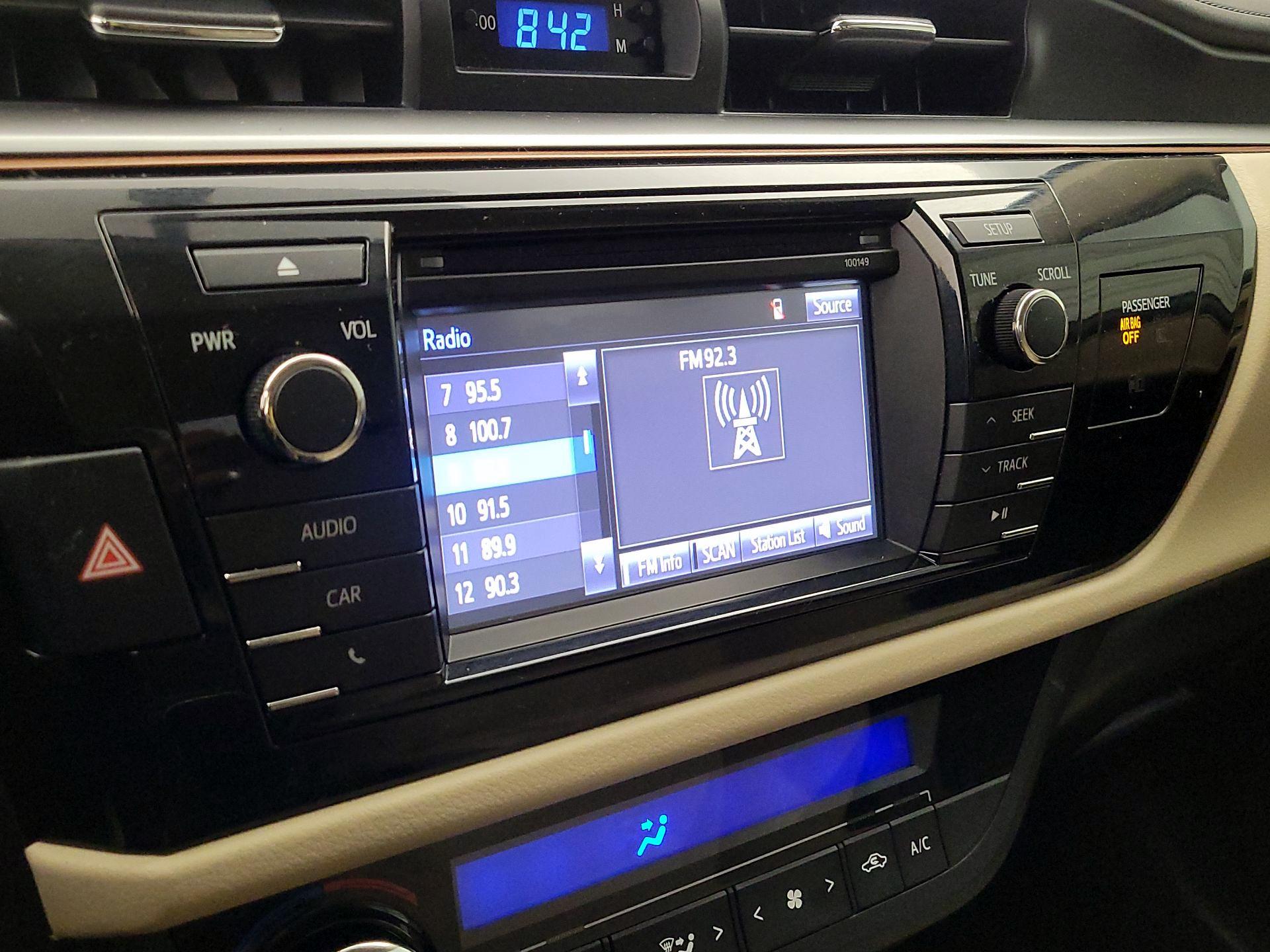 Thumbnail: 2015 Toyota Corolla - 15