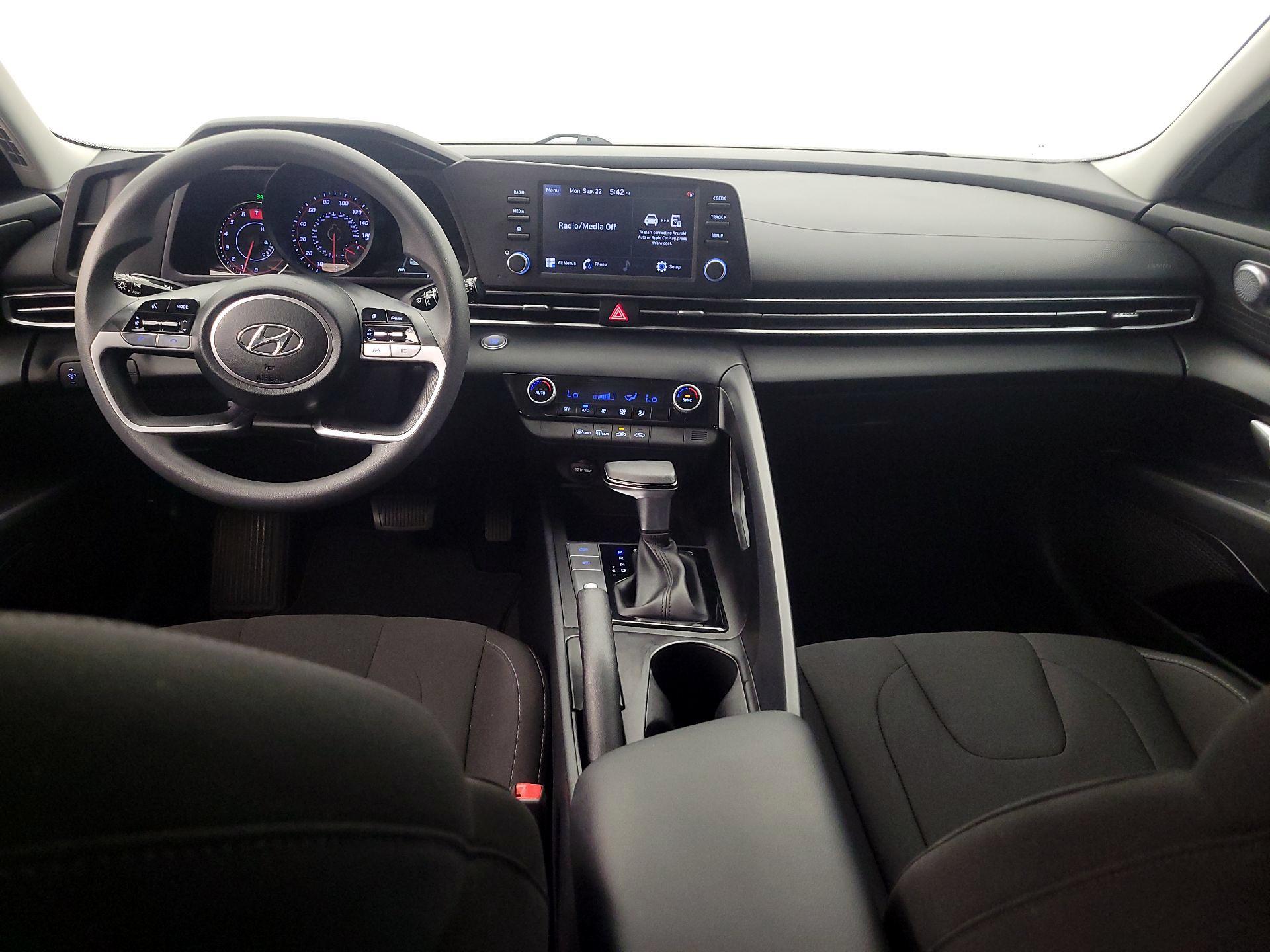 Thumbnail: 2022 Hyundai Elantra - 9