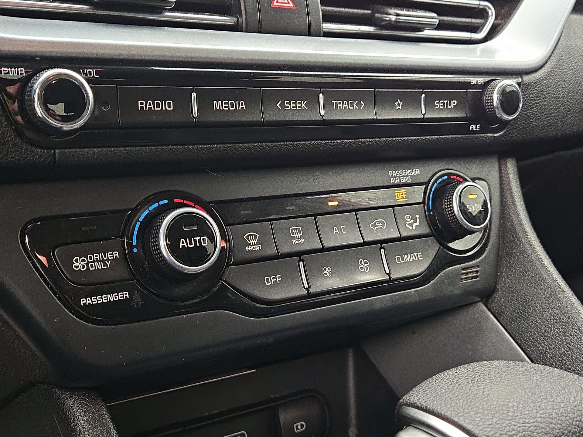 Thumbnail: 2021 Kia Niro - 16