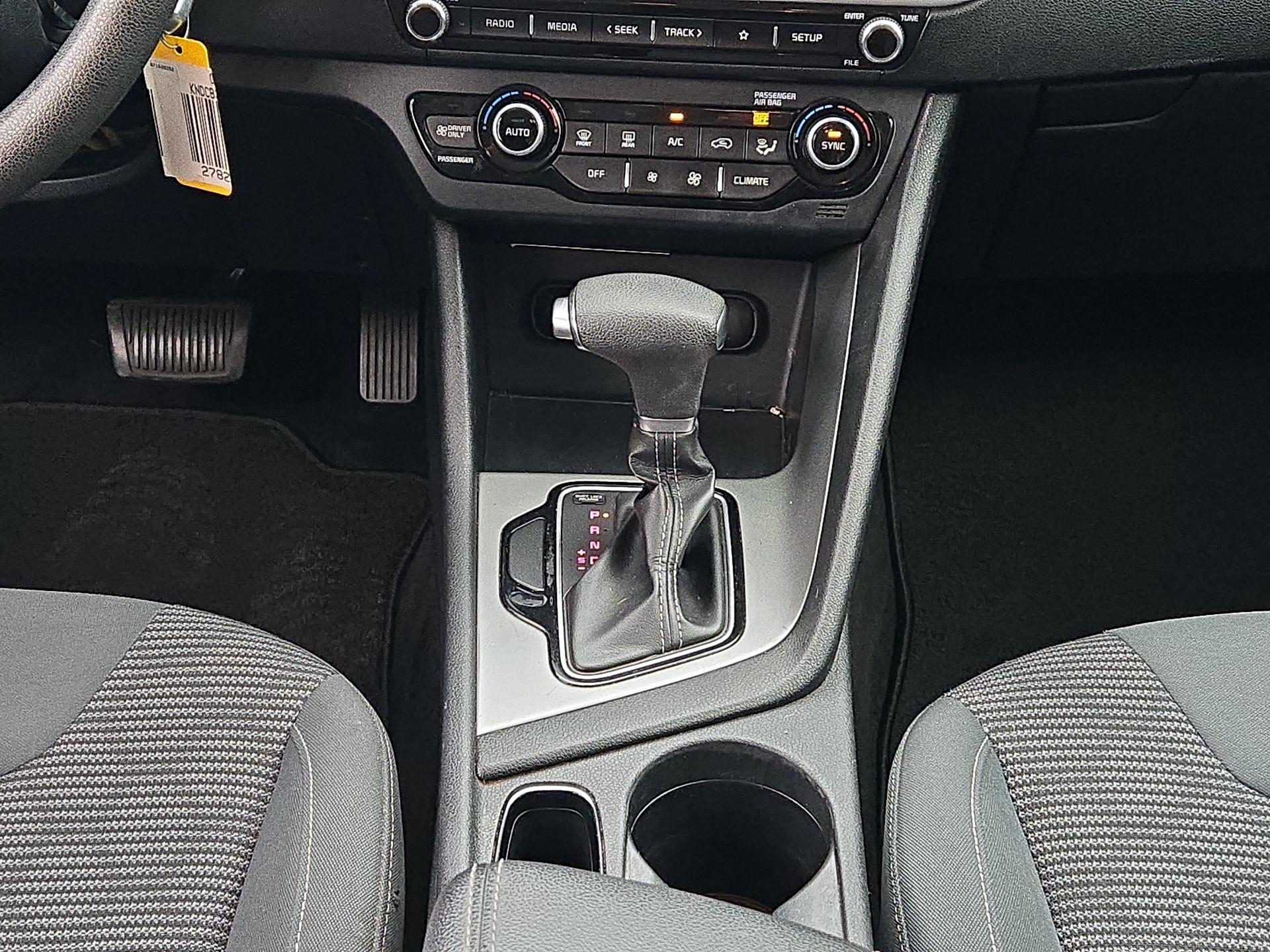 Thumbnail: 2021 Kia Niro - 17