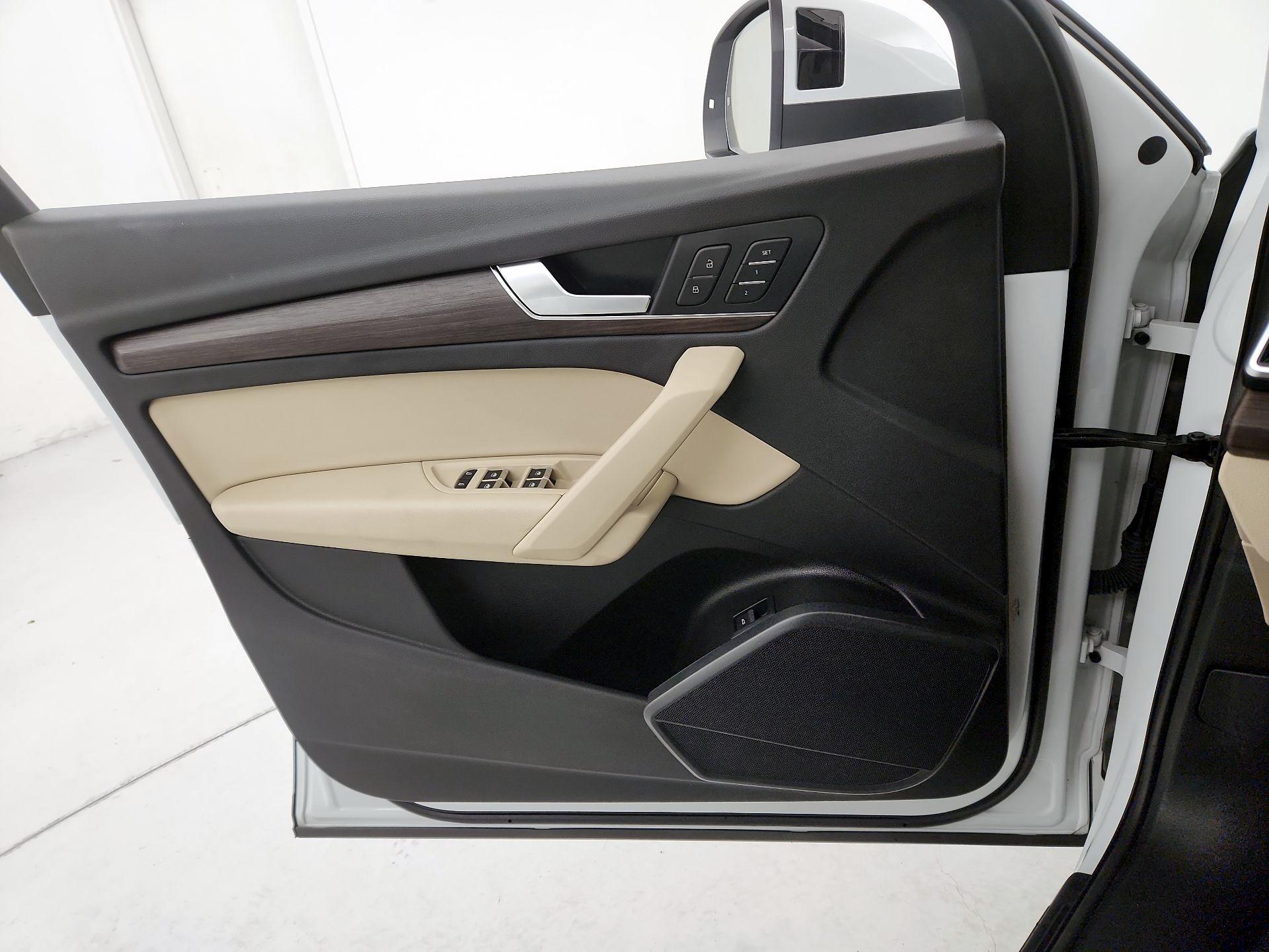Thumbnail: 2023 Audi Q5 - 12