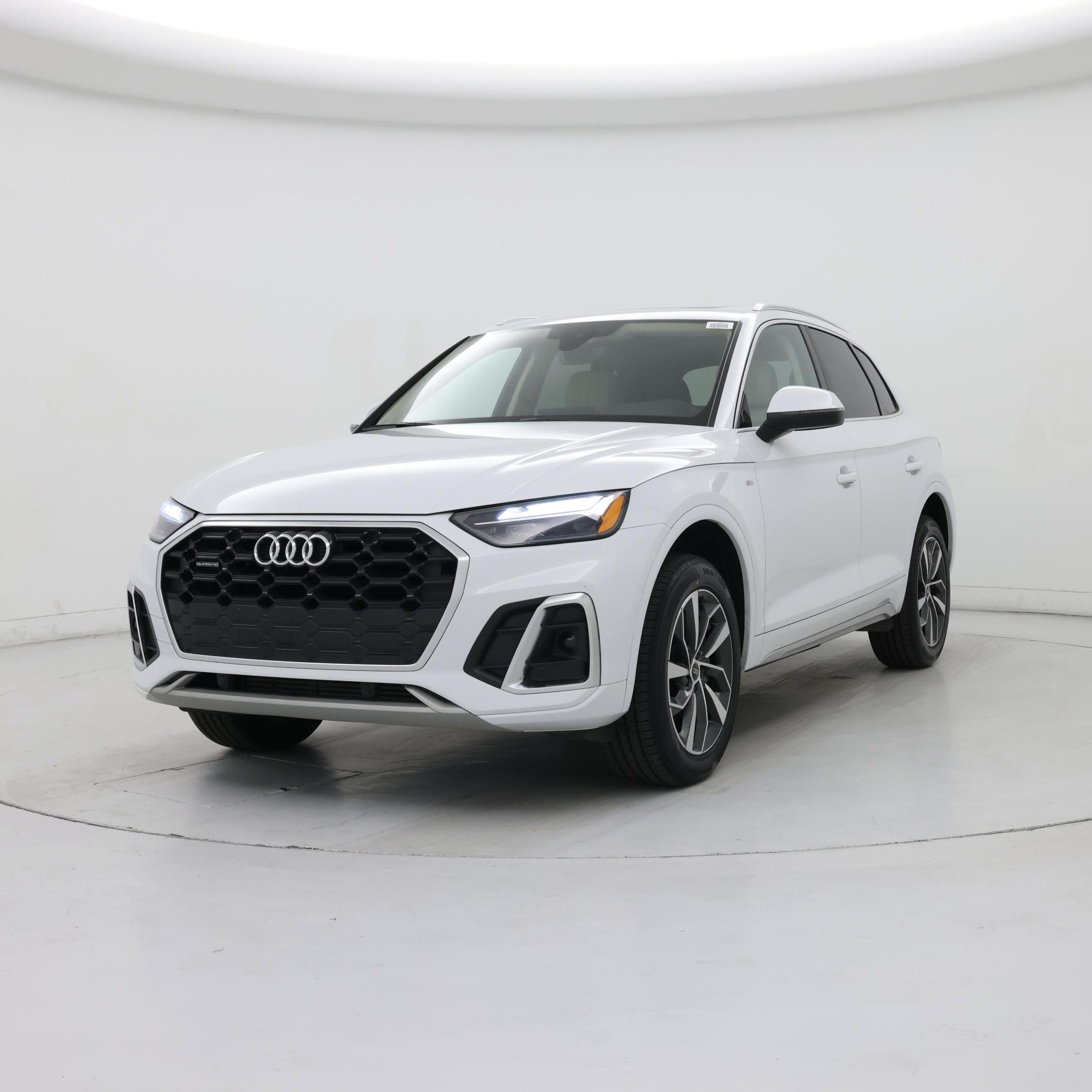 Thumbnail: 2023 Audi Q5 - 4