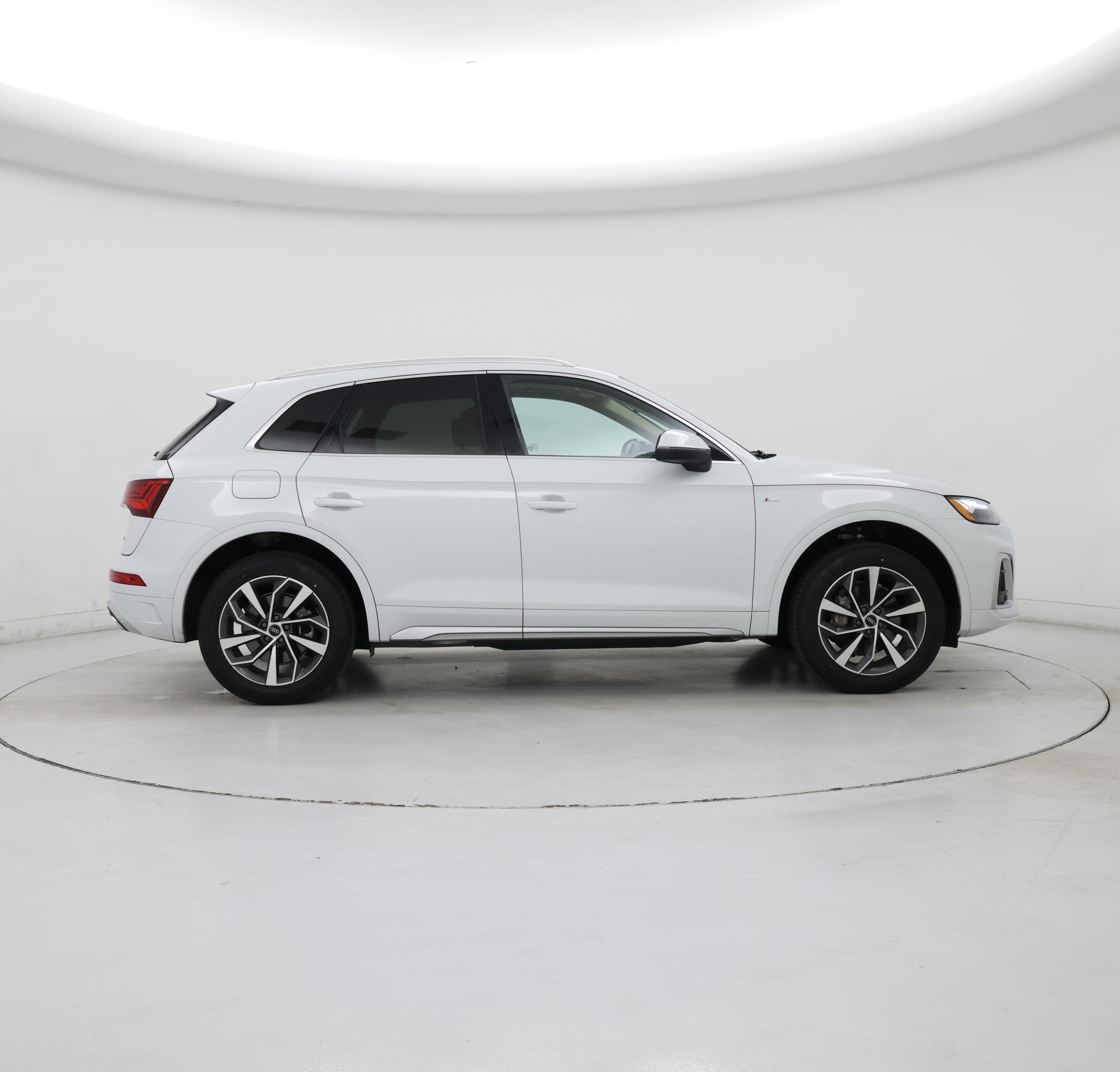 Thumbnail: 2023 Audi Q5 - 7