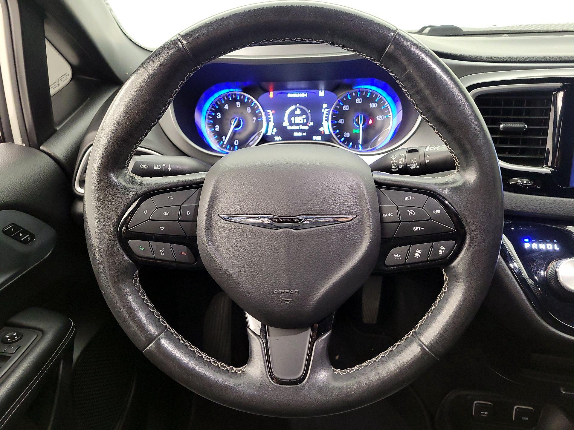 Thumbnail: 2020 Chrysler Pacifica - 10