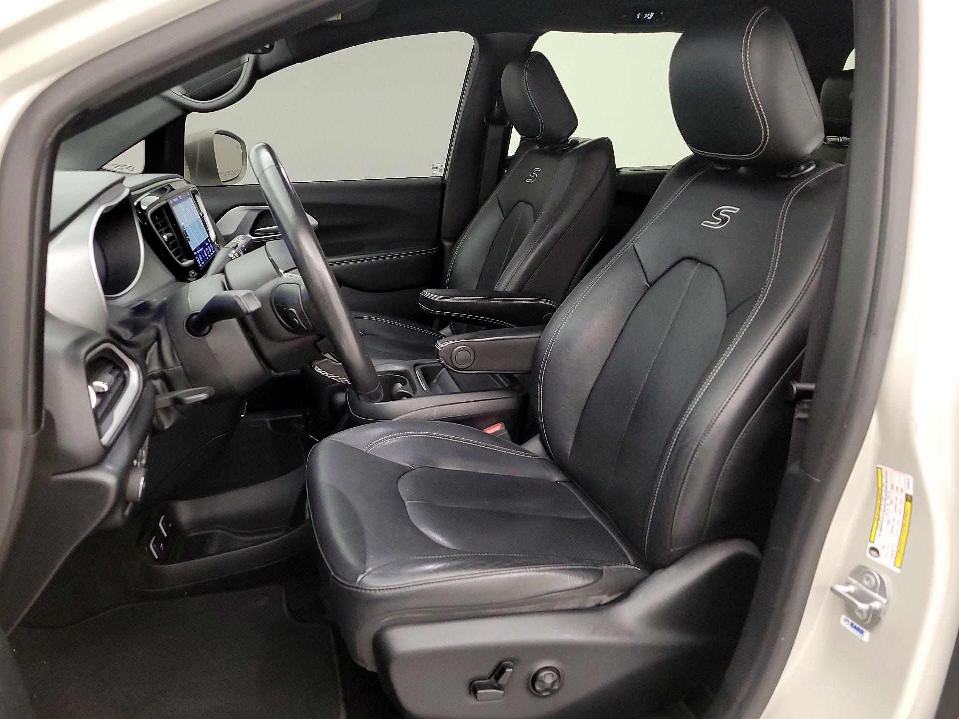 Thumbnail: 2020 Chrysler Pacifica - 11