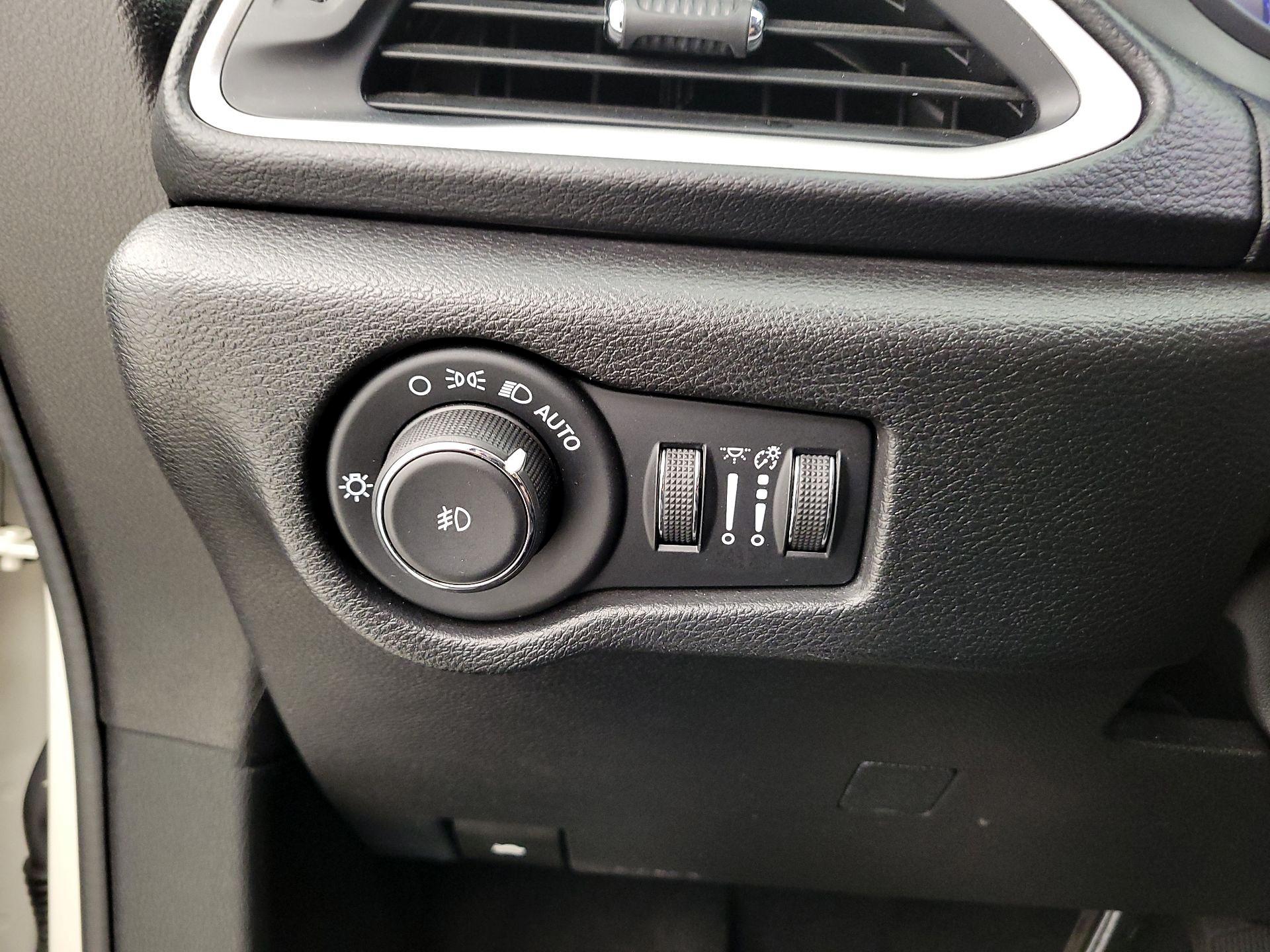 Thumbnail: 2020 Chrysler Pacifica - 13