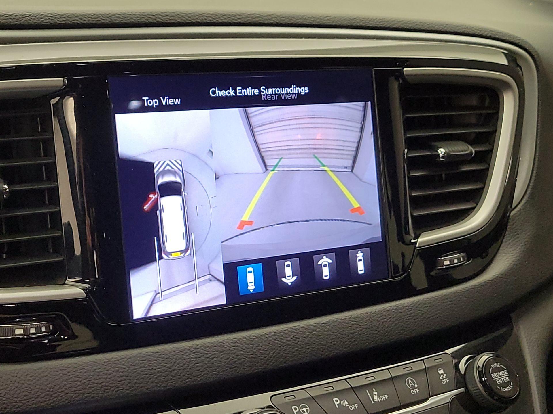 Thumbnail: 2020 Chrysler Pacifica - 15