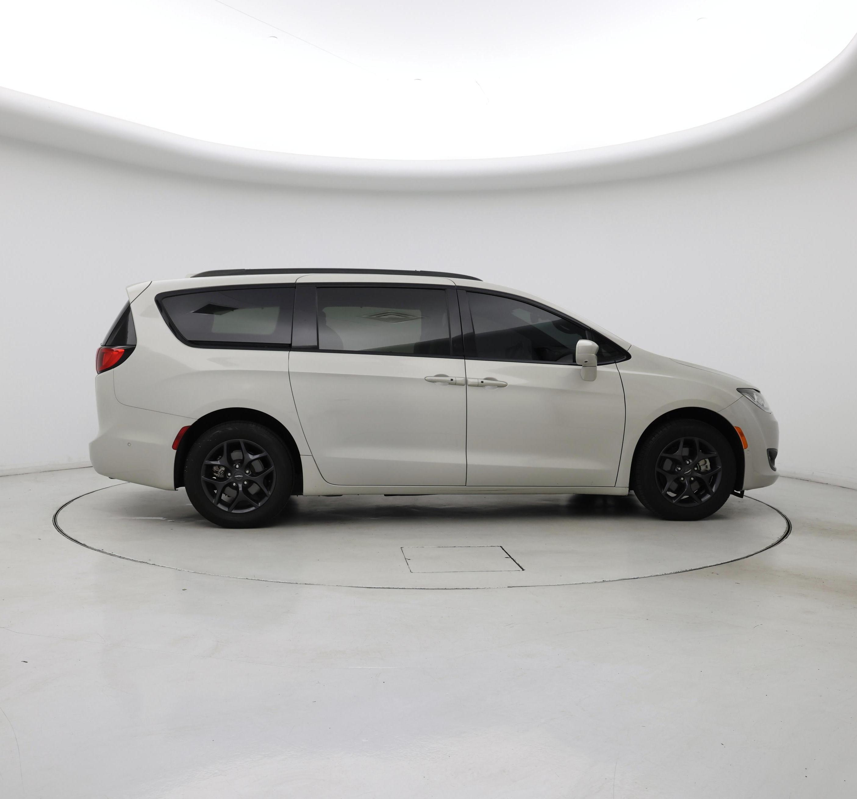 Thumbnail: 2020 Chrysler Pacifica - 7